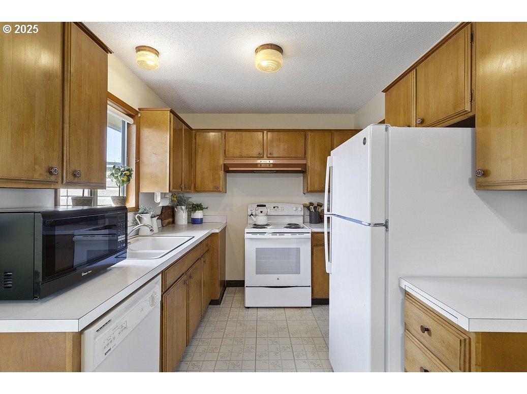 12395 Se Main St Property Photo 16