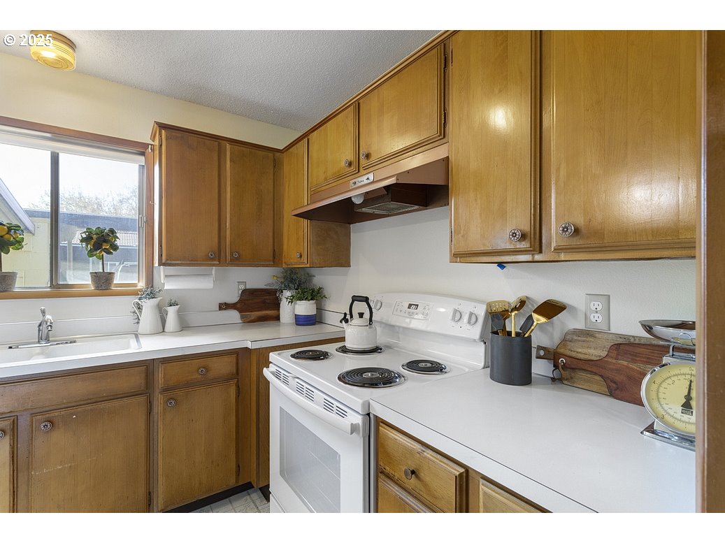 12395 Se Main St Property Photo 17