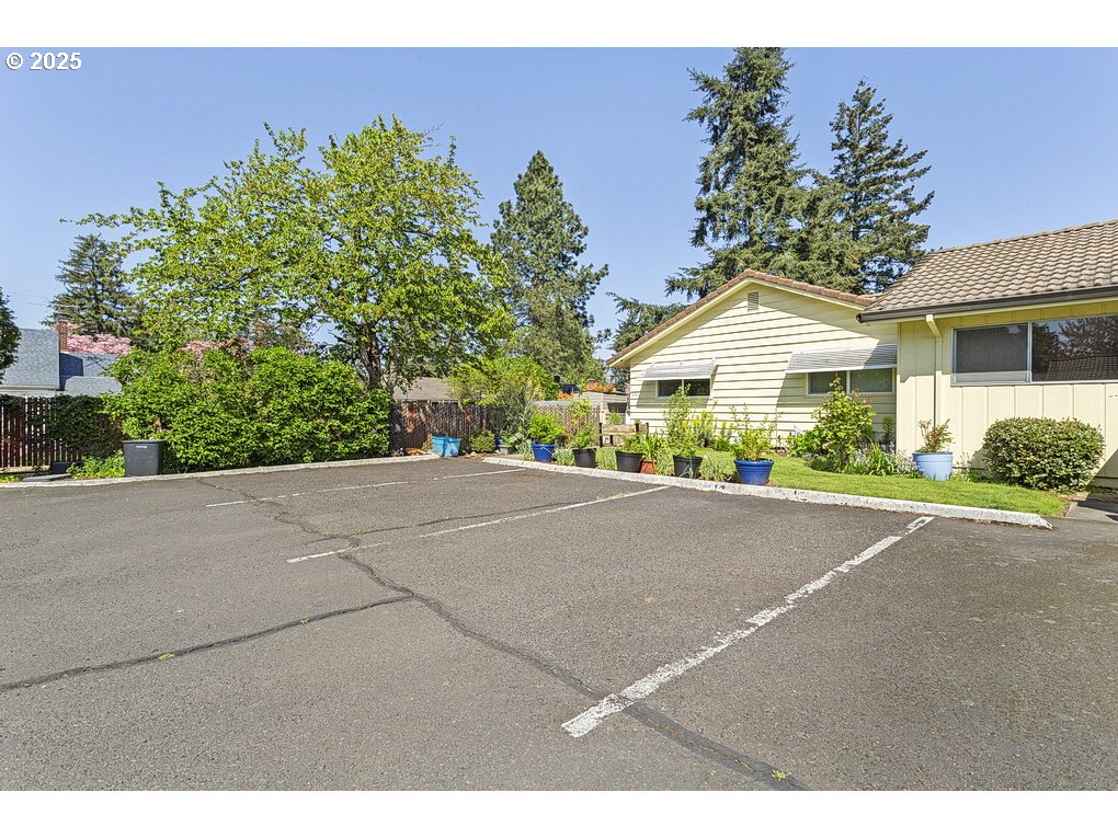 12395 Se Main St Property Photo 36