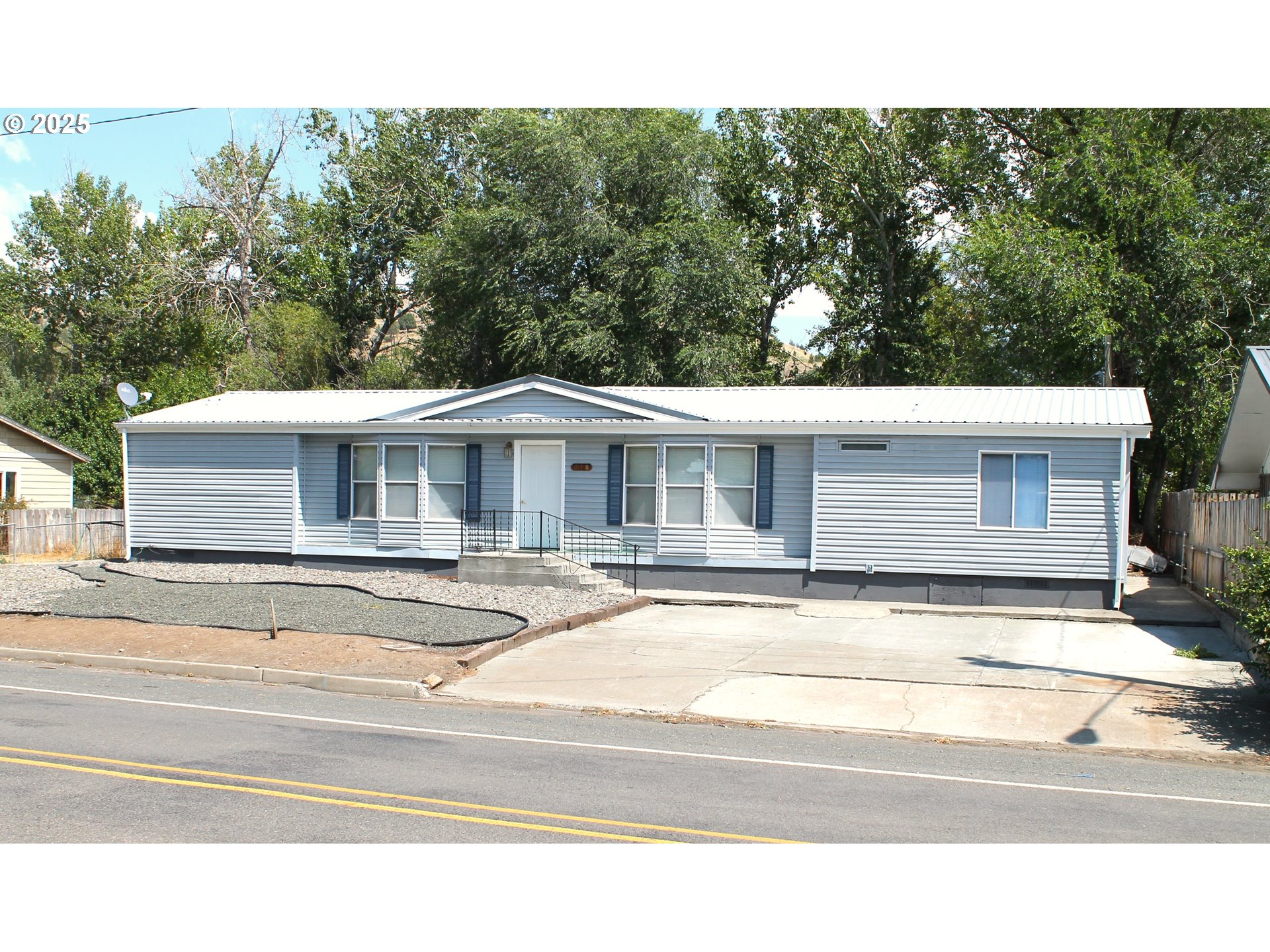 210 N Mountain Blvd Property Photo 1