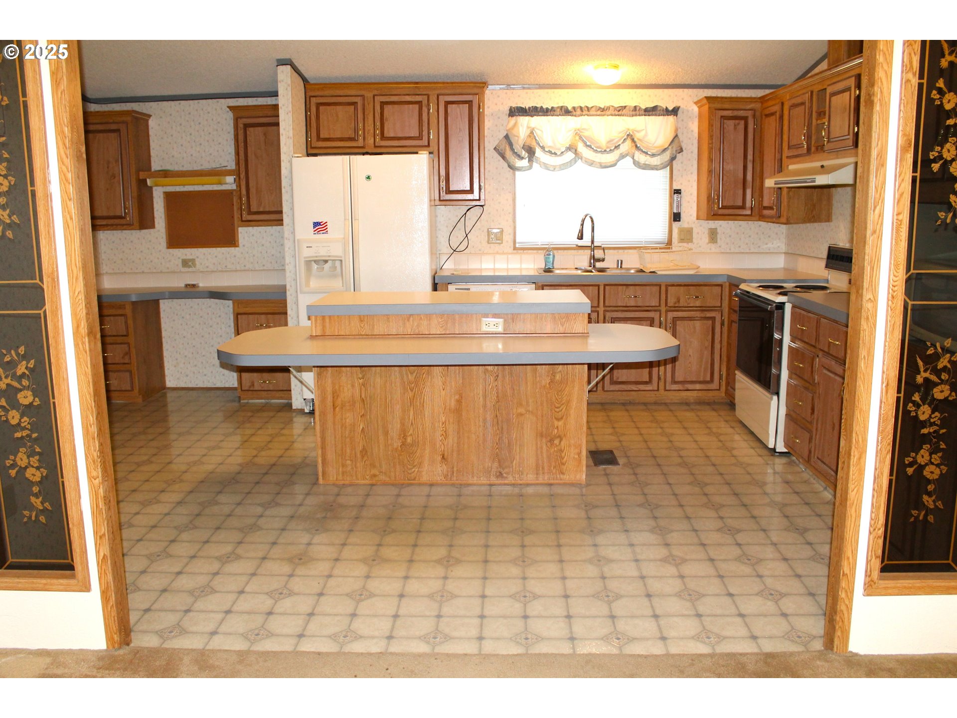 210 N Mountain Blvd Property Photo 5