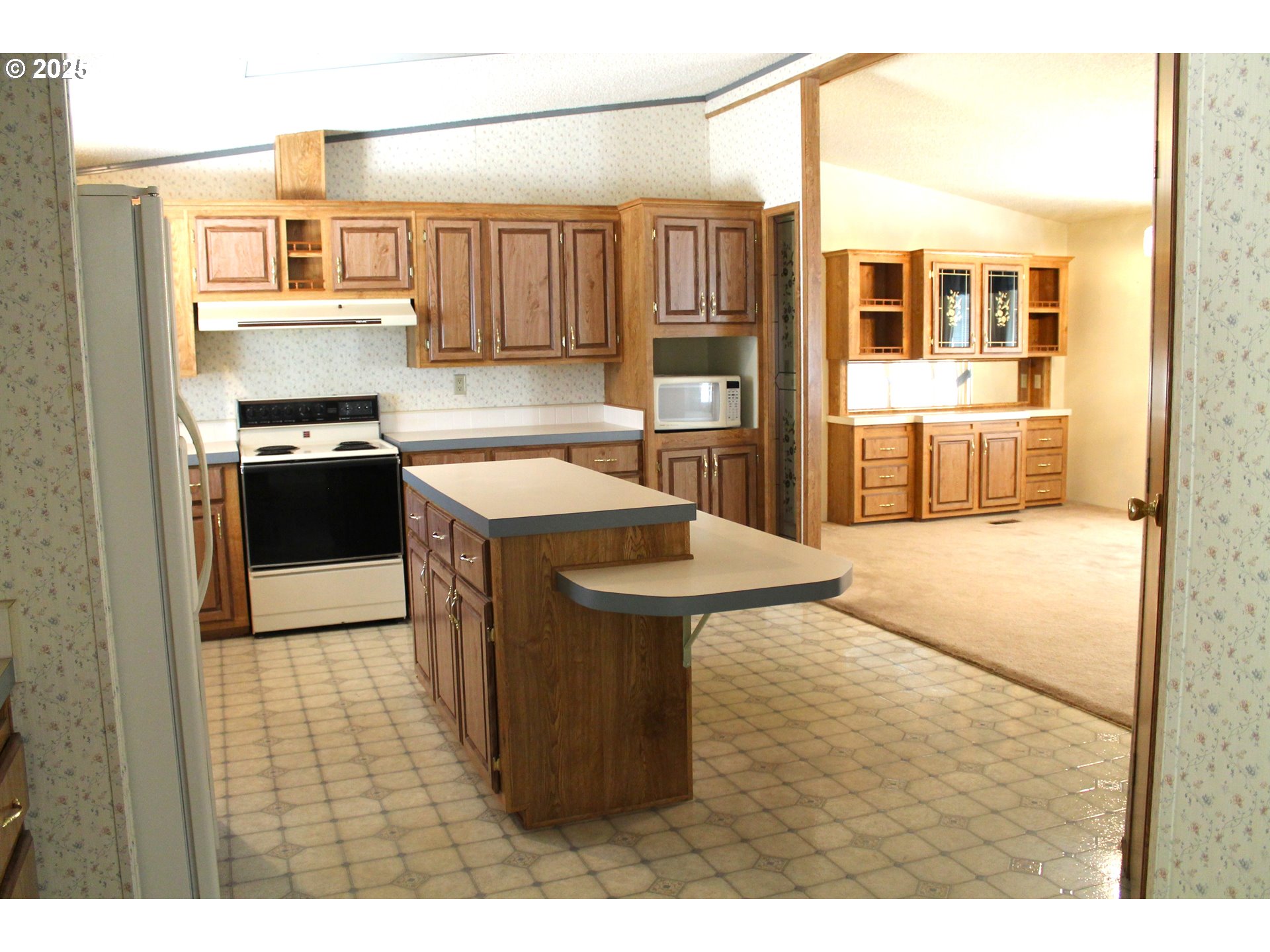 210 N Mountain Blvd Property Photo 6