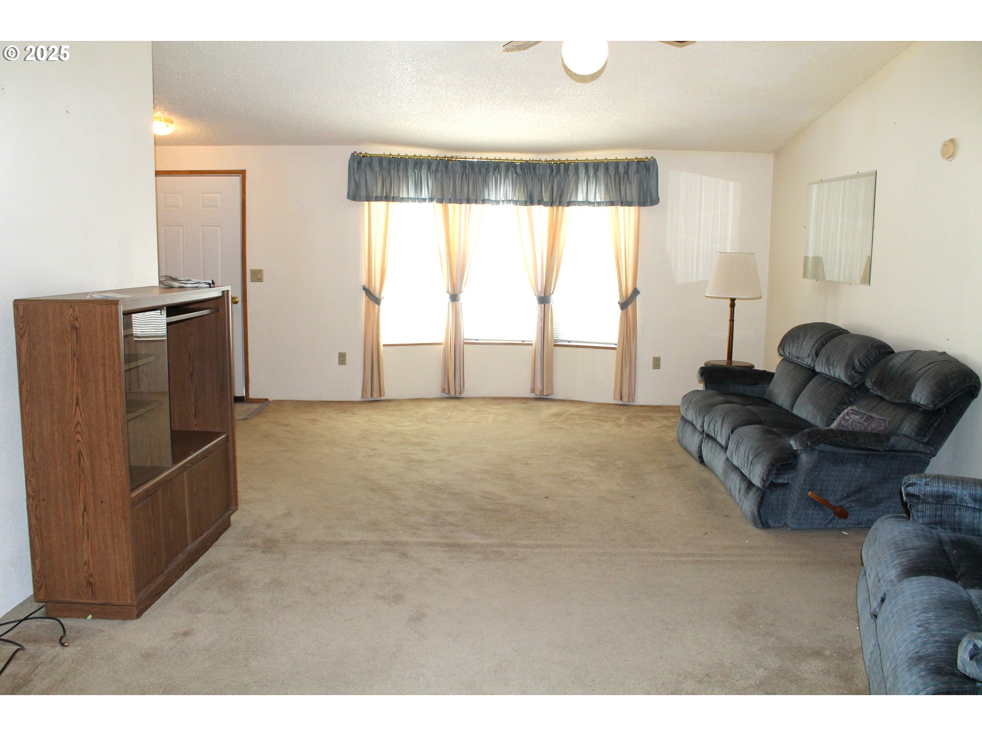 210 N Mountain Blvd Property Photo 7