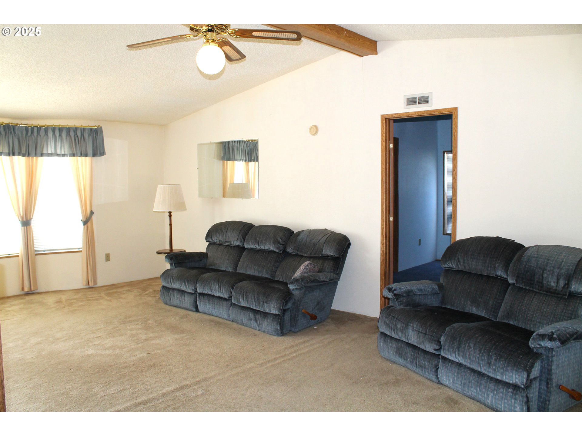 210 N Mountain Blvd Property Photo 8