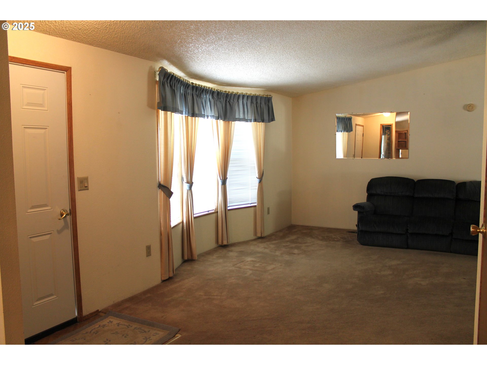 210 N Mountain Blvd Property Photo 9