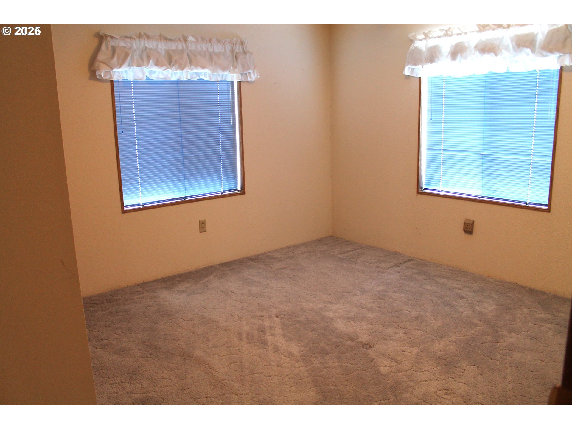 210 N Mountain Blvd Property Photo 13