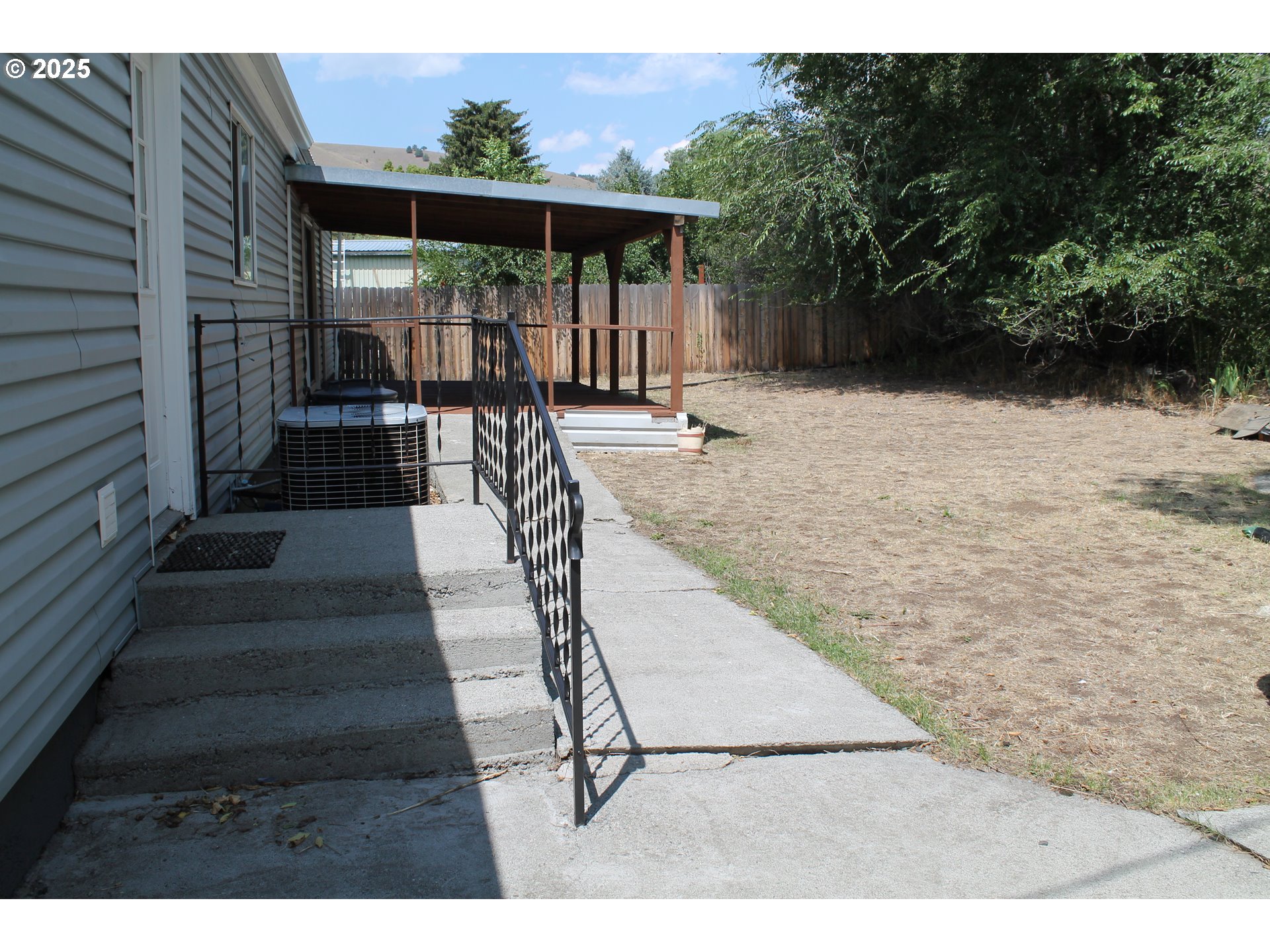 210 N Mountain Blvd Property Photo 19