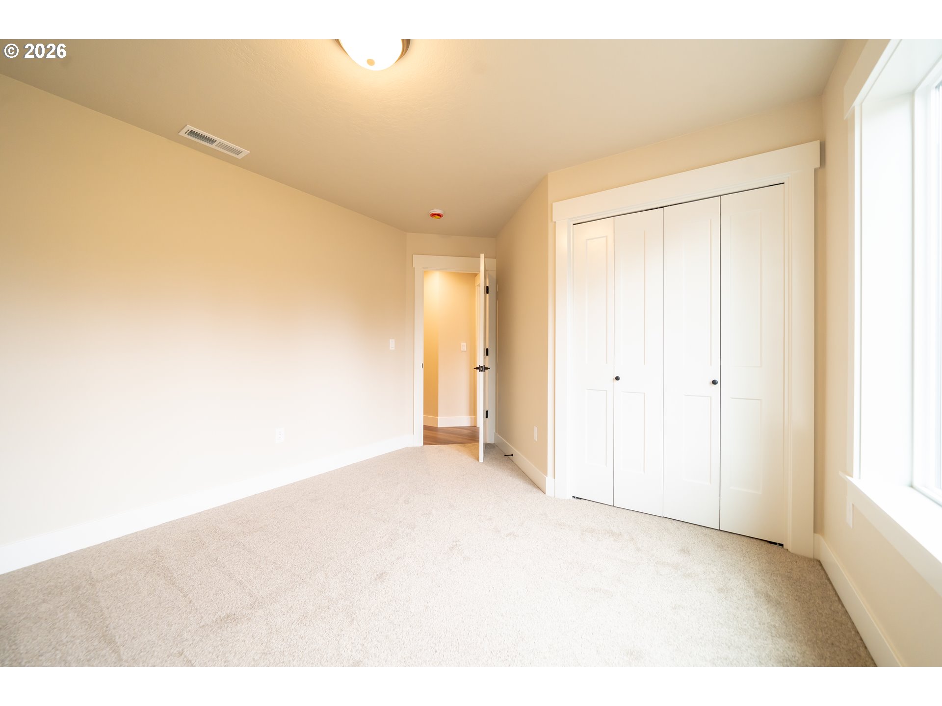 950 6th St Property Photo 18