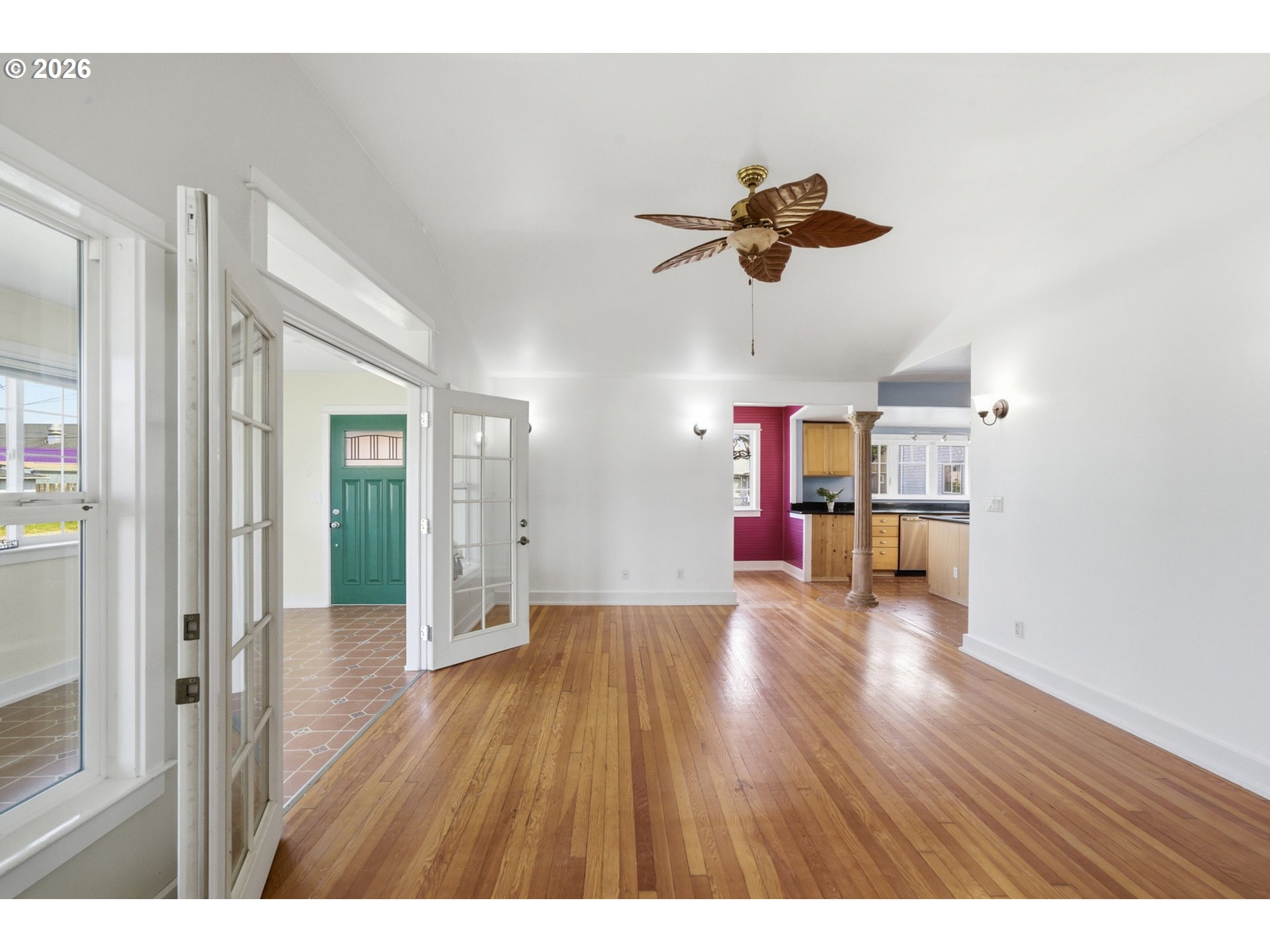 114 S Beacon St Property Photo 6