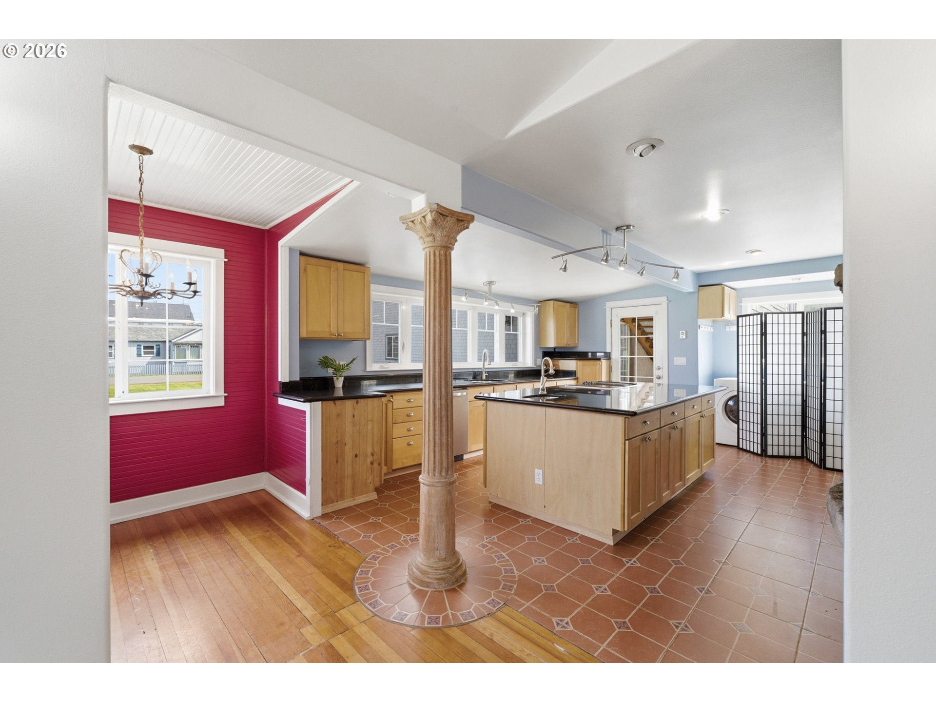 114 S Beacon St Property Photo 8