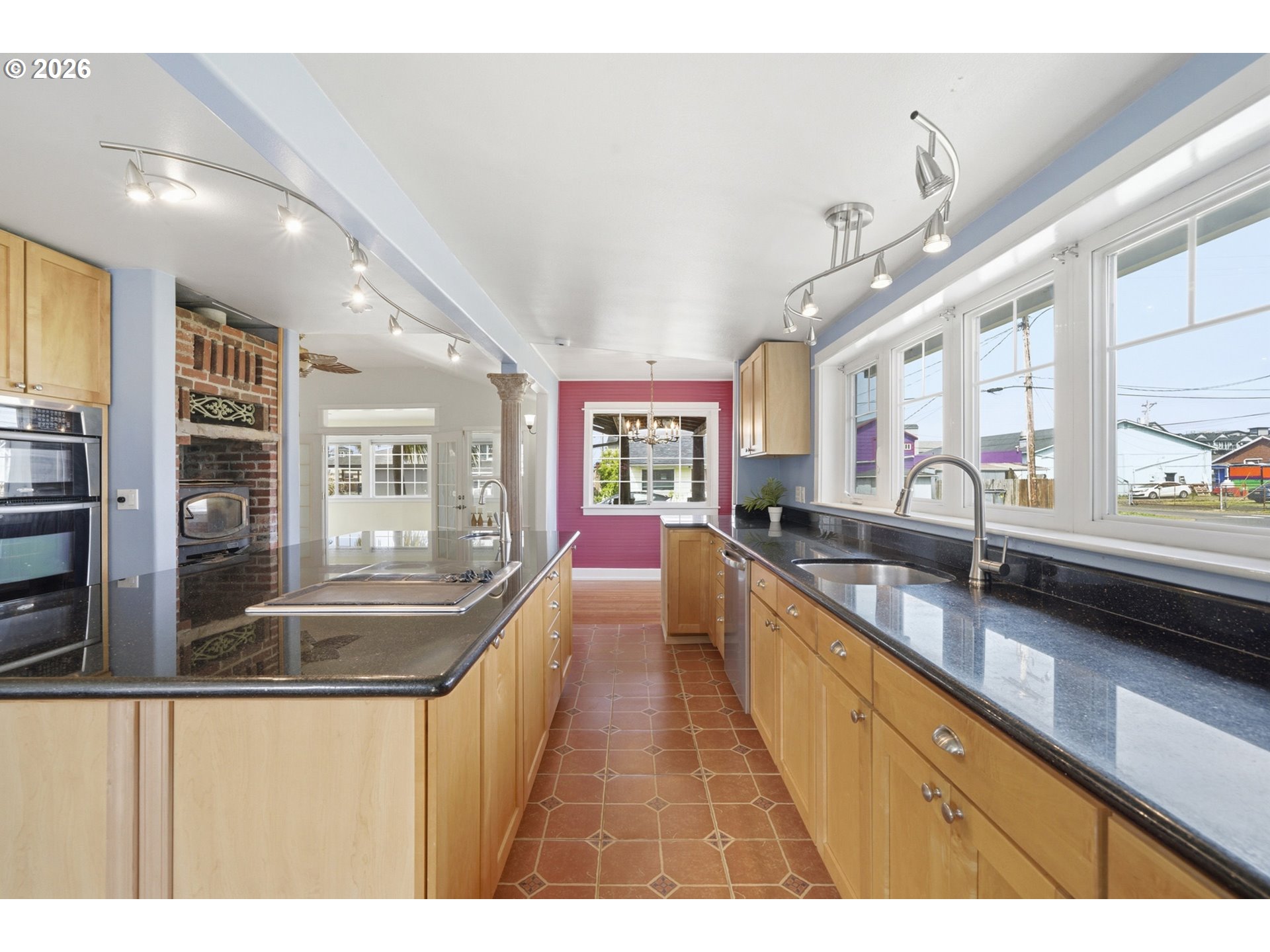 114 S Beacon St Property Photo 12