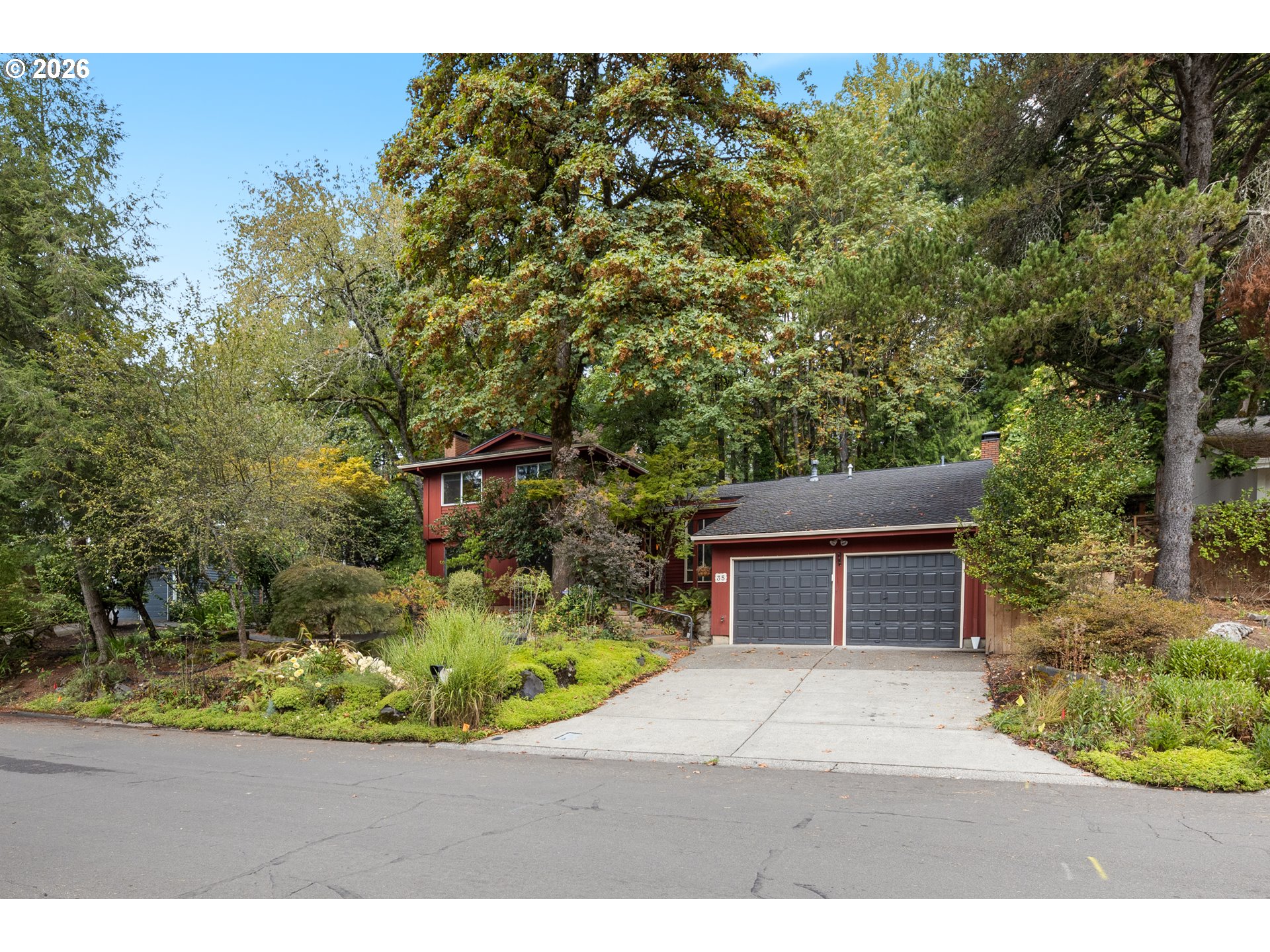 35 DA VINCI ST Property Photo 1