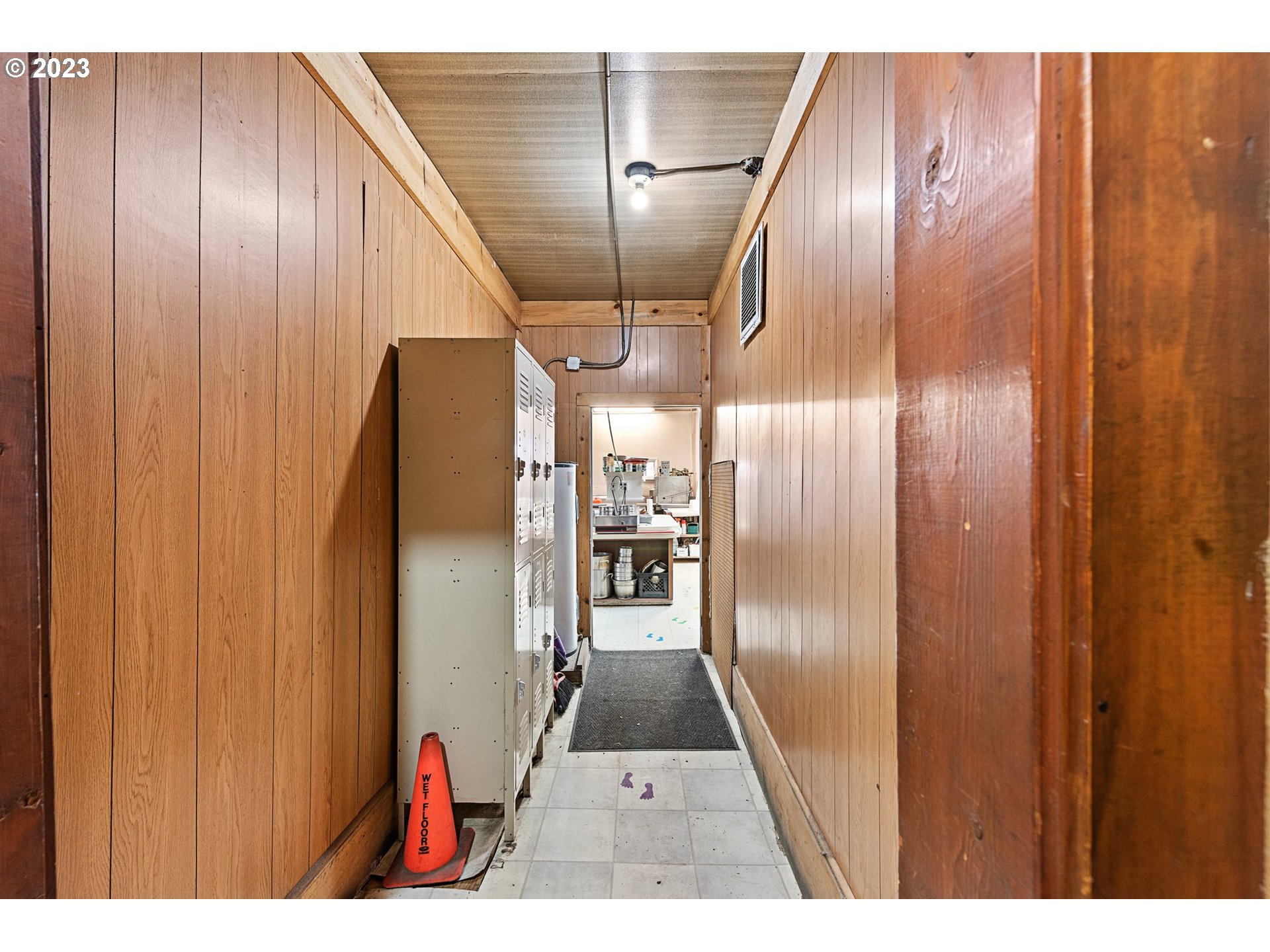 105 S Main St Property Photo 15