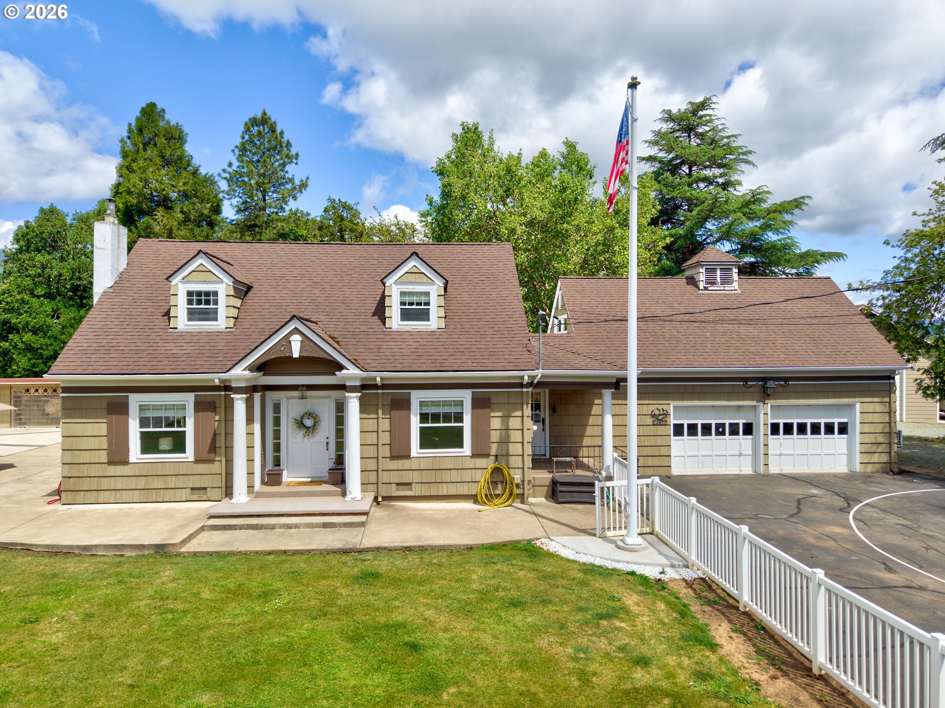 1631 Glenbrook Loop Rd Property Photo 1
