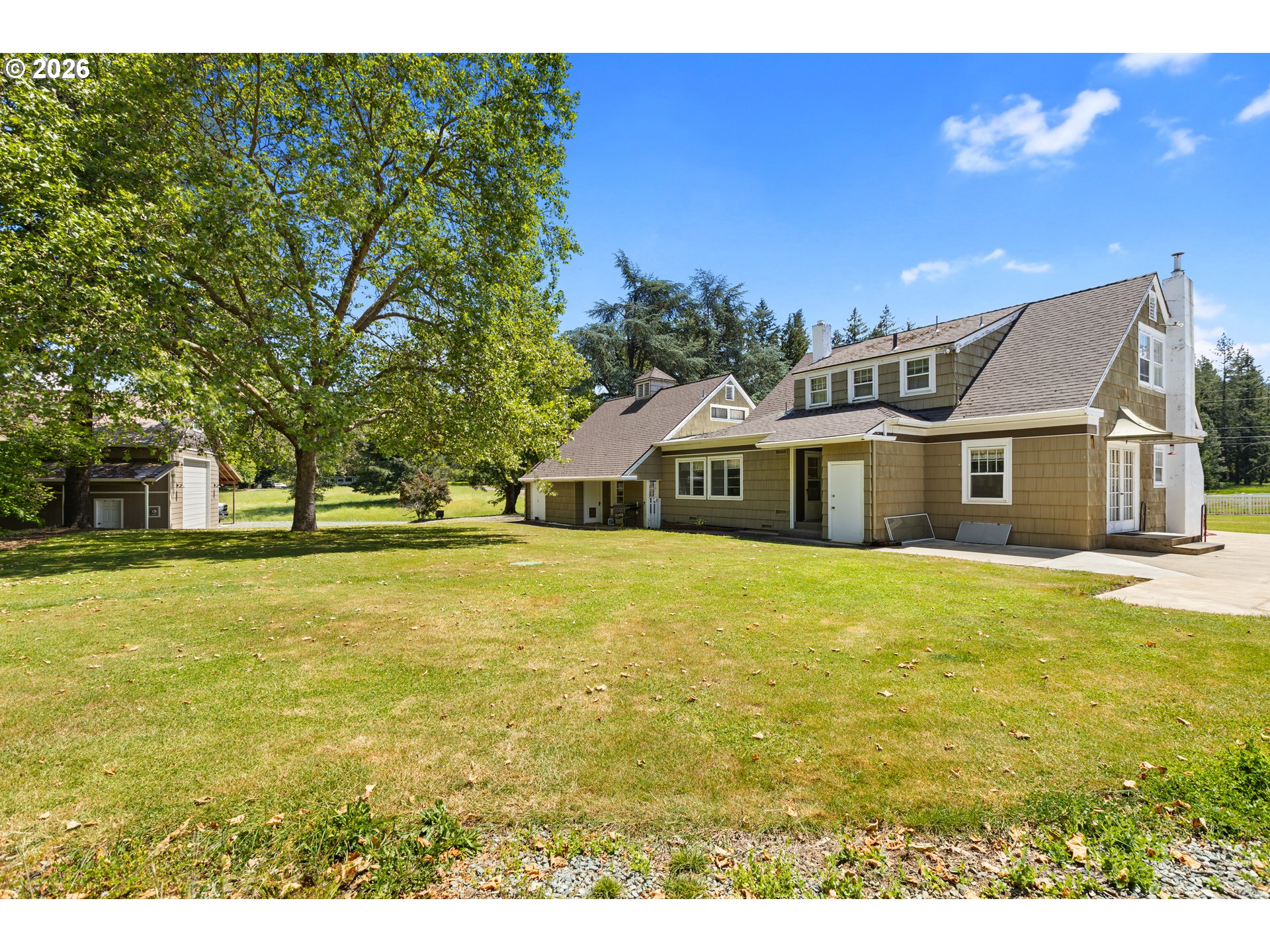 1631 Glenbrook Loop Rd Property Photo 9