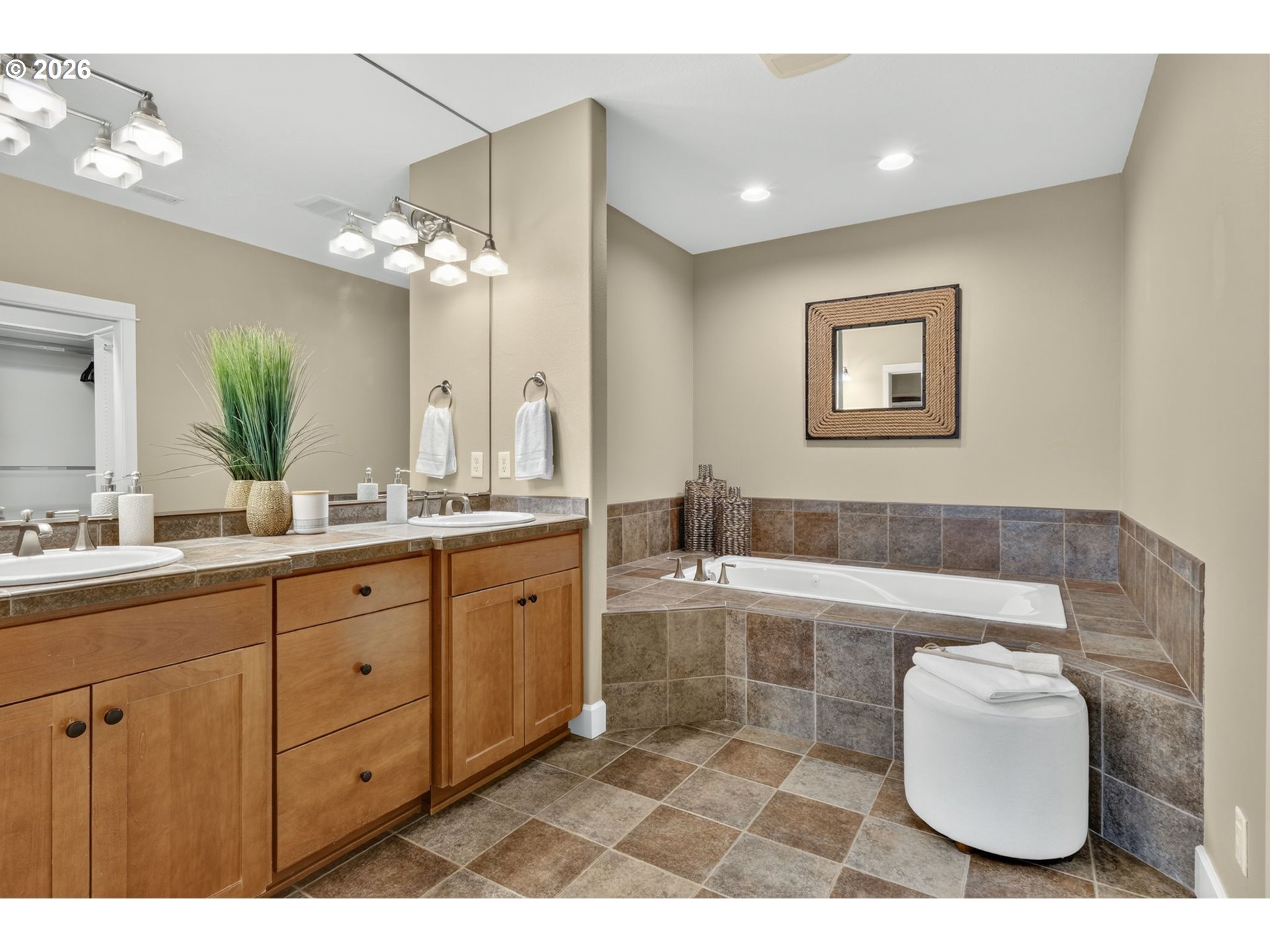 10258 Se Bristol Ct Property Photo 25