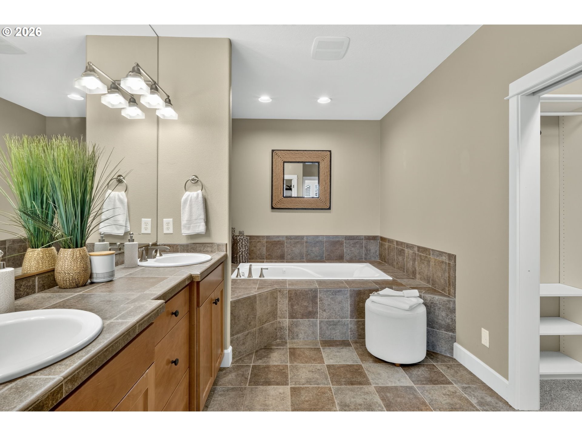 10258 Se Bristol Ct Property Photo 26