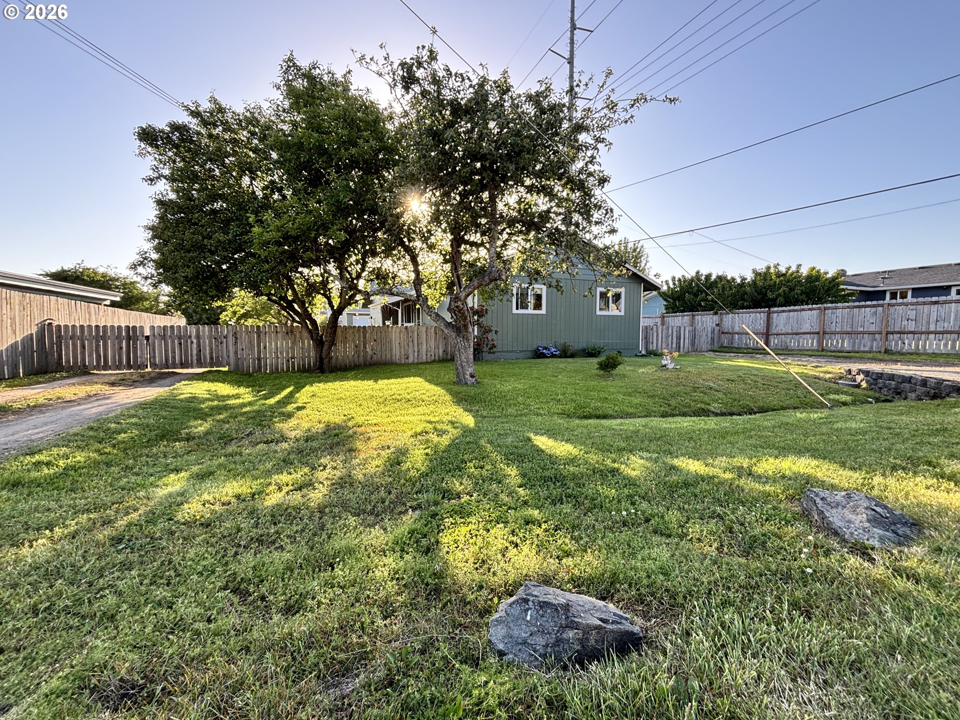 537 Art St Property Photo 2