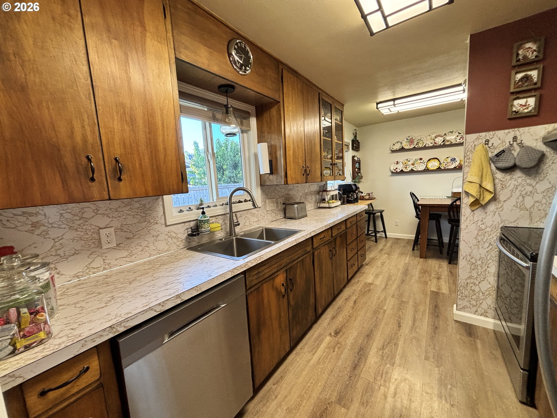 537 Art St Property Photo 15