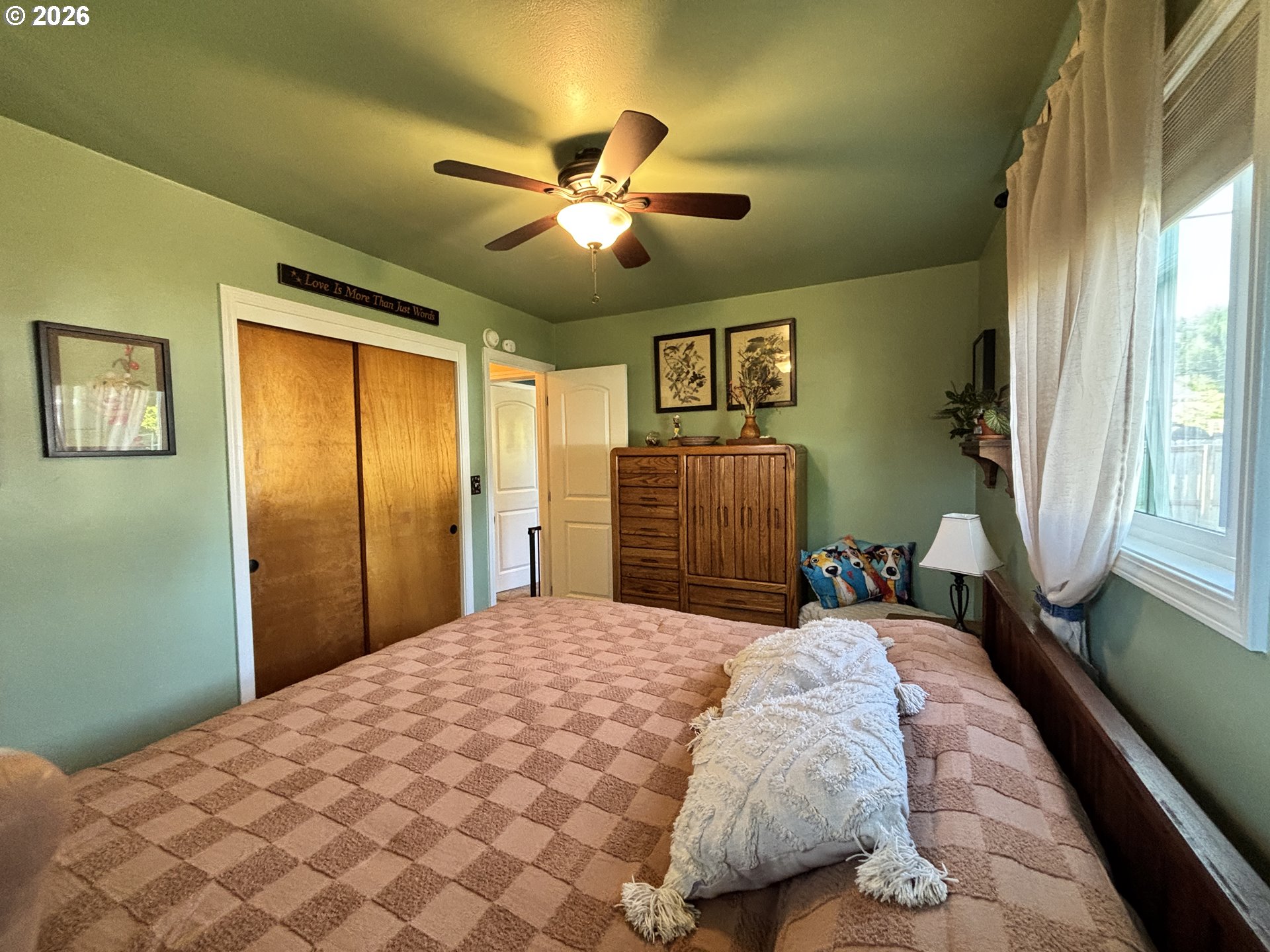 537 Art St Property Photo 20