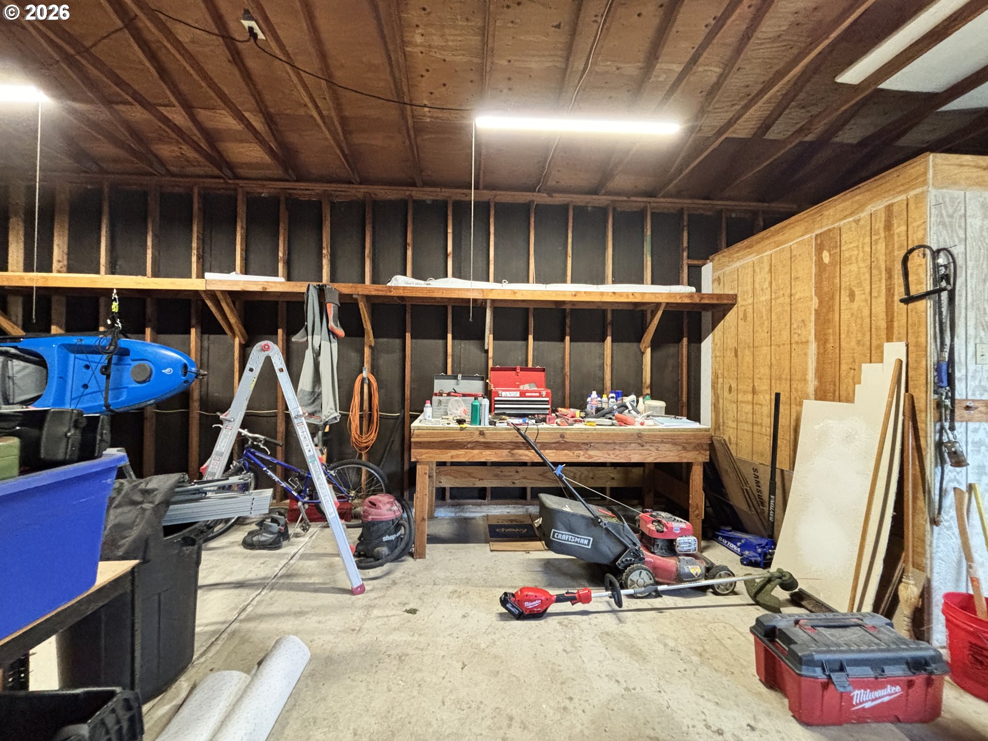 537 Art St Property Photo 40