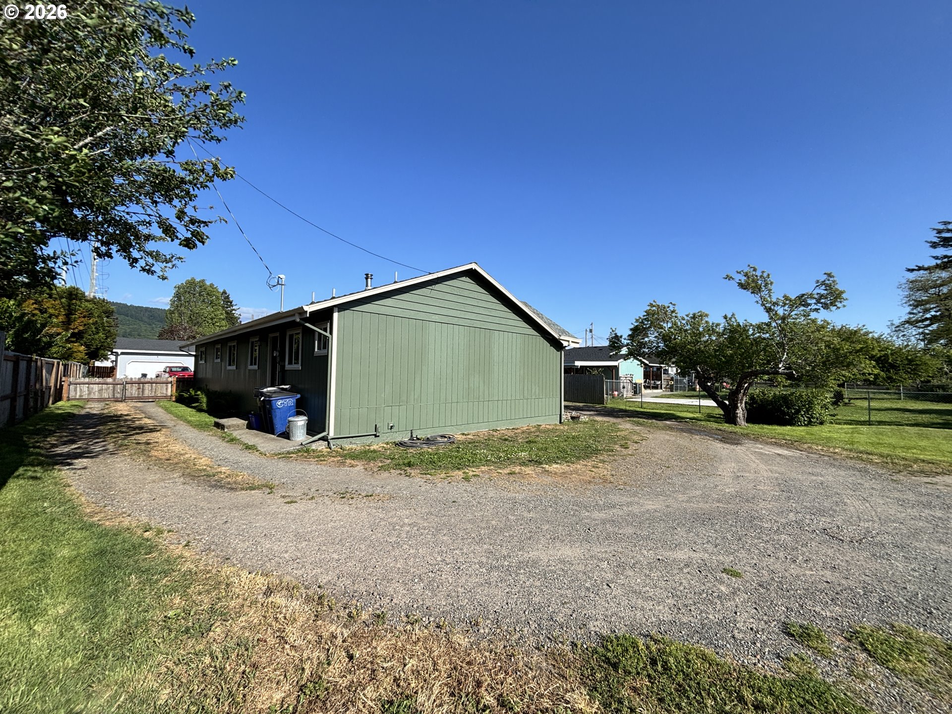 537 Art St Property Photo 44
