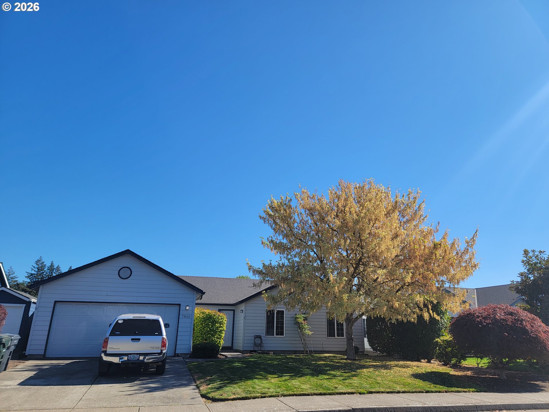 7940 ONEIL RD Property Photo 1