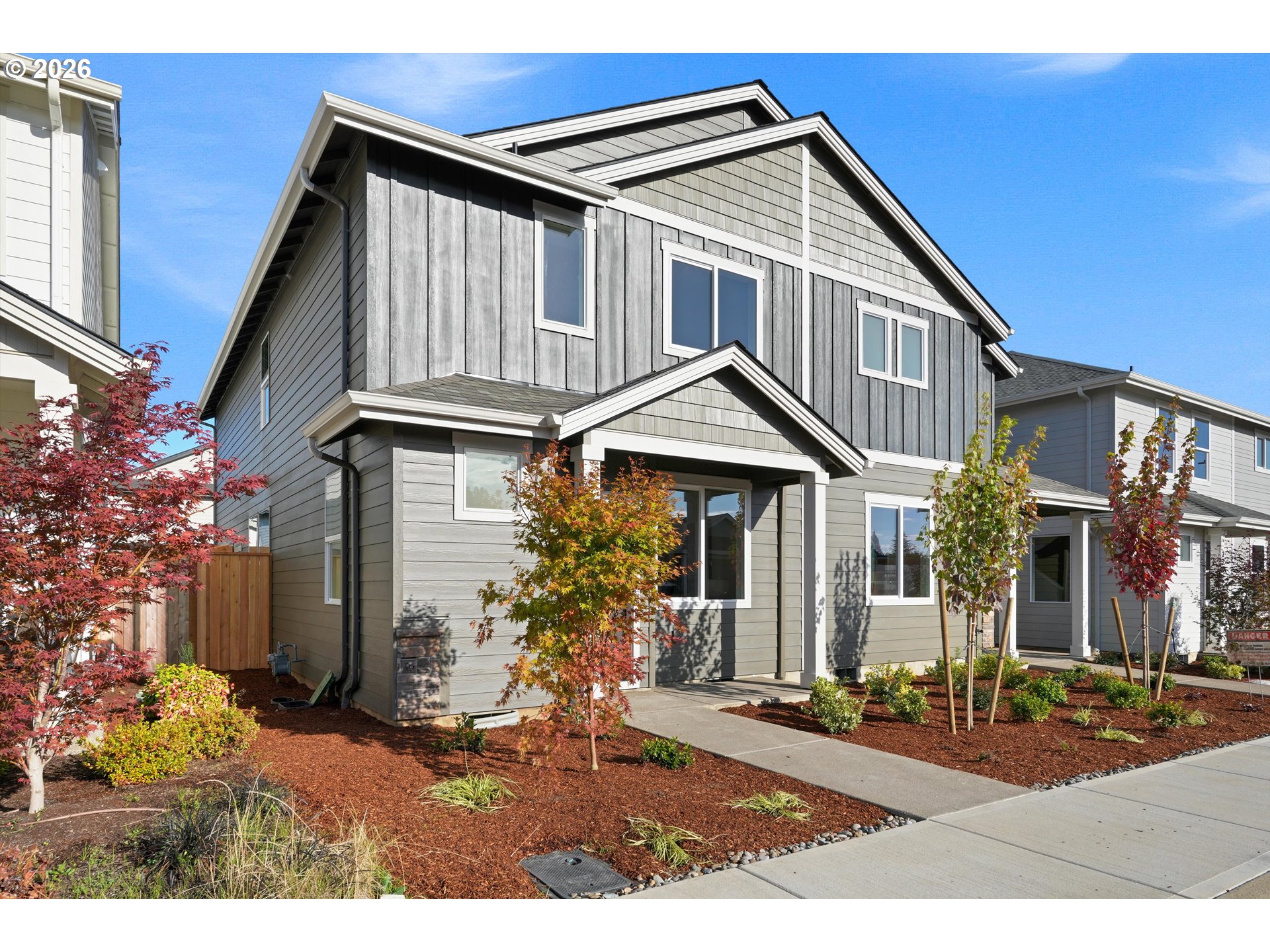 360 Se Shetterly Dr Property Photo 1