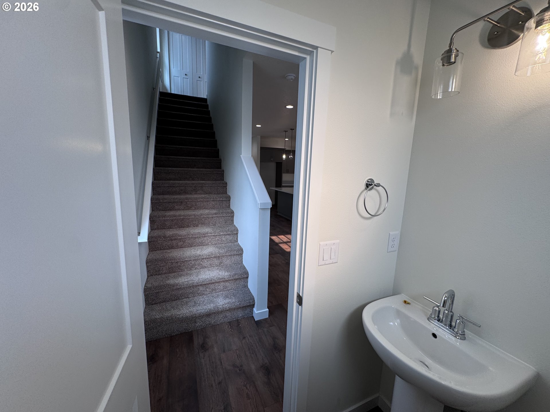 360 Se Shetterly Dr Property Photo 7