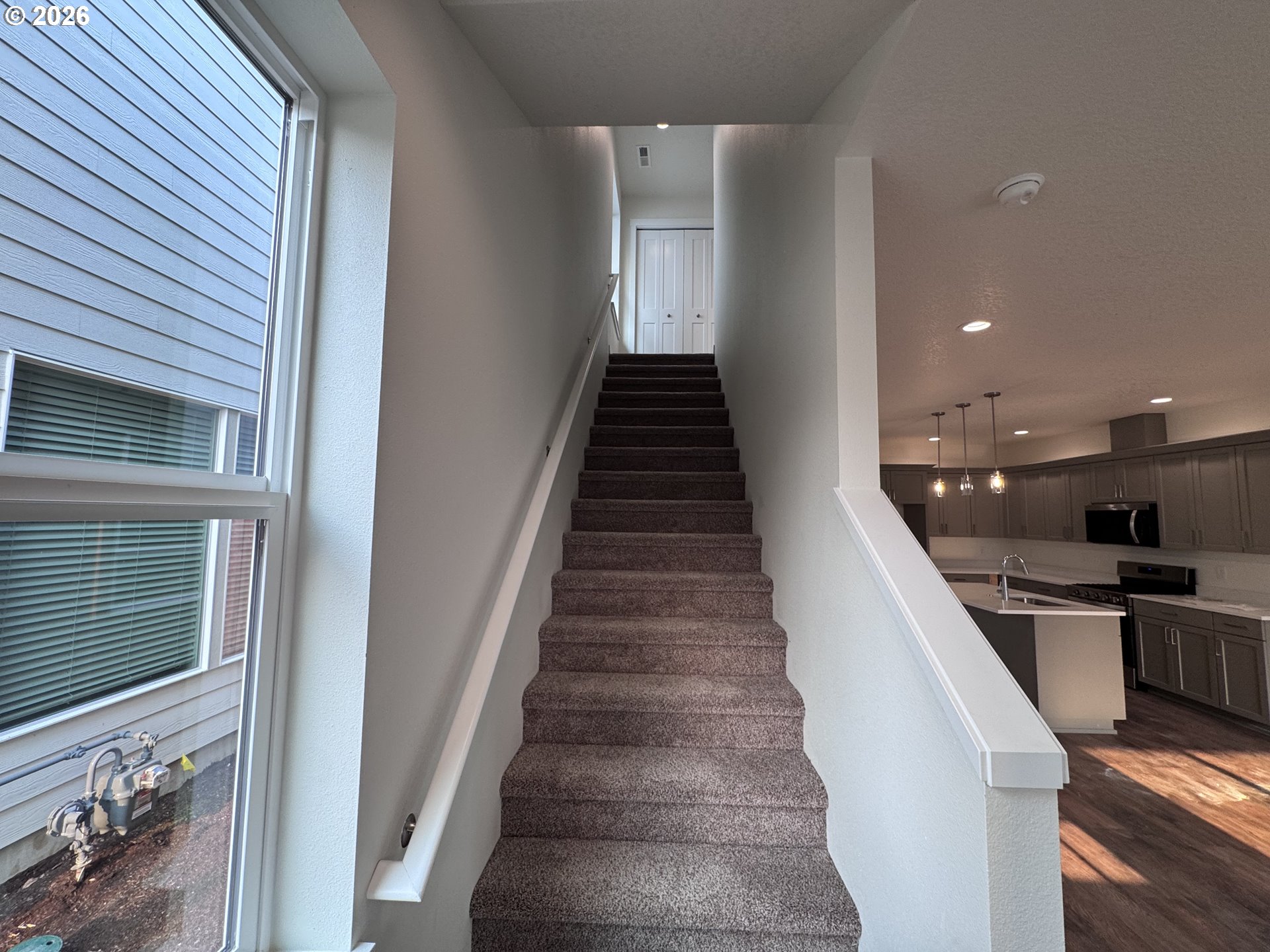 360 Se Shetterly Dr Property Photo 8