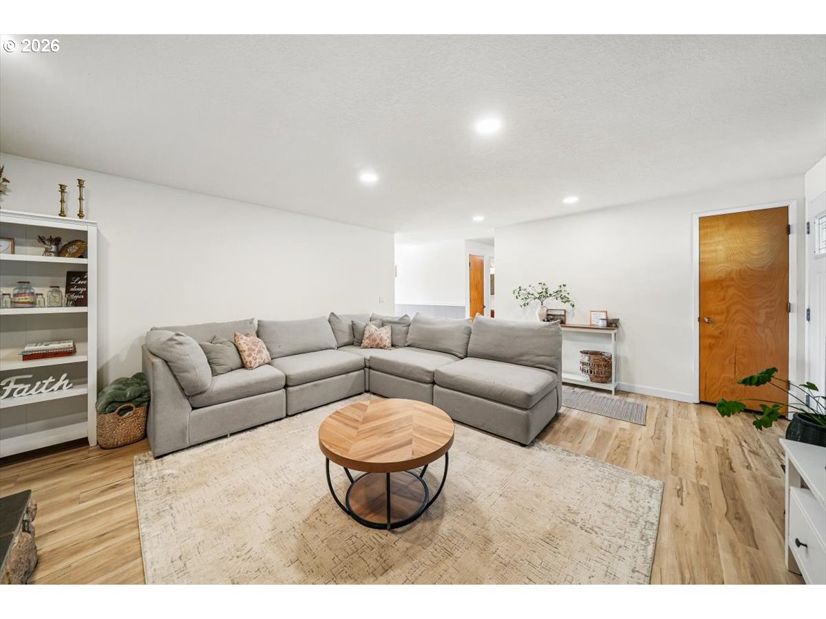 1375 Anthony Ave Property Photo 10