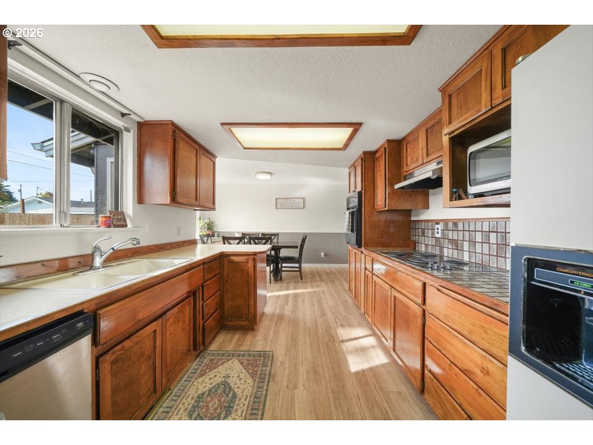 1375 Anthony Ave Property Photo 14