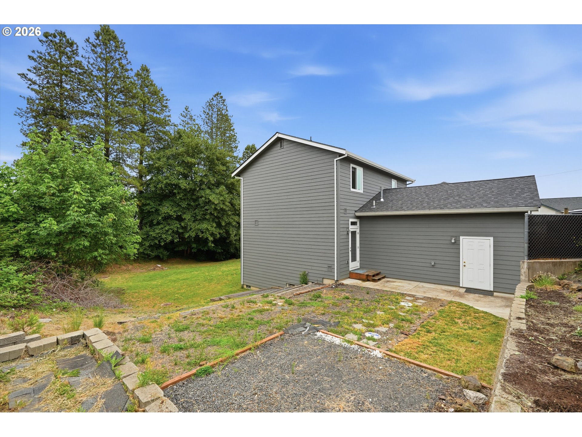 688 Lakeview Dr Property Photo 37