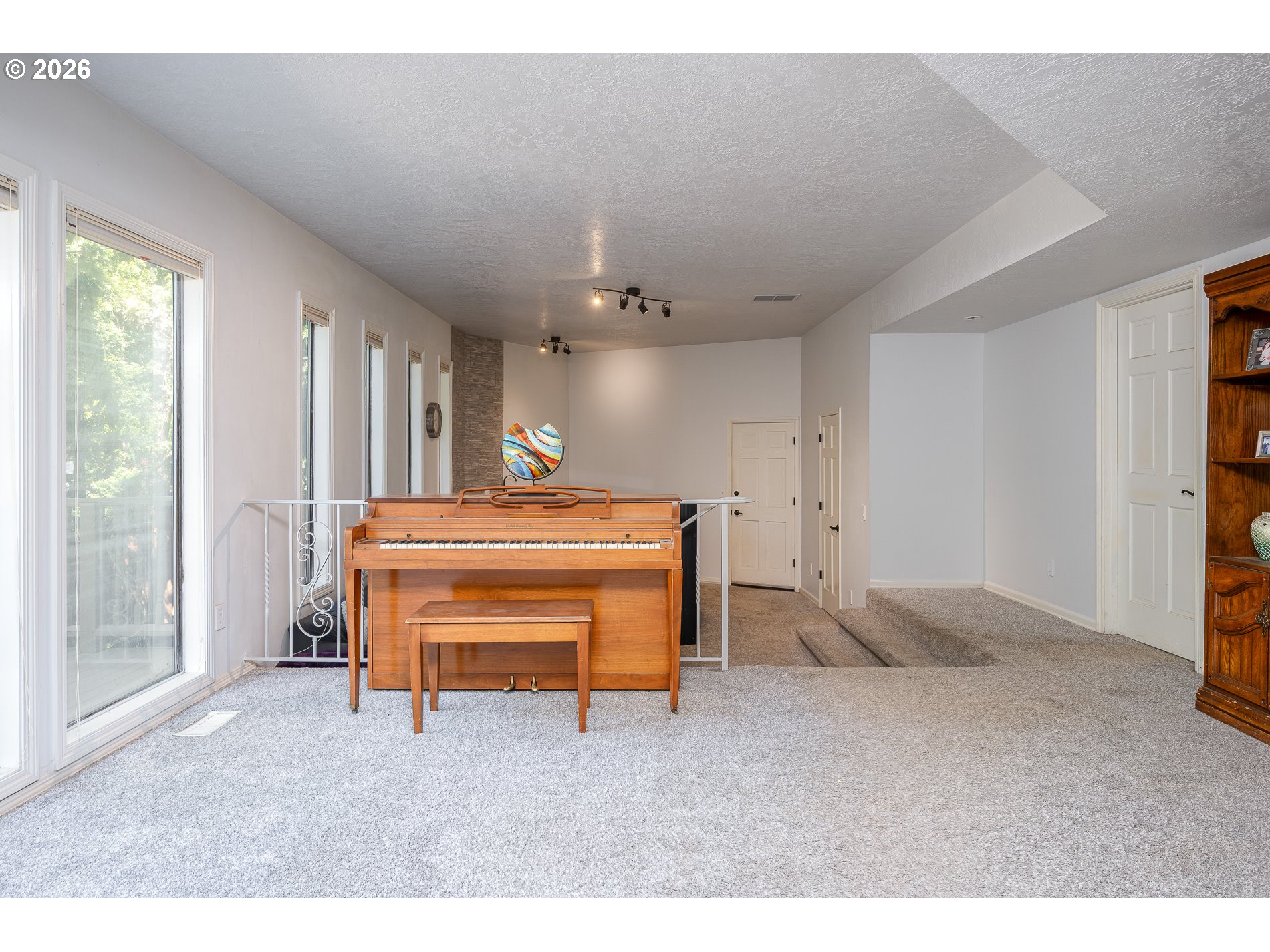 6031 Se Aldercrest Rd Property Photo 13