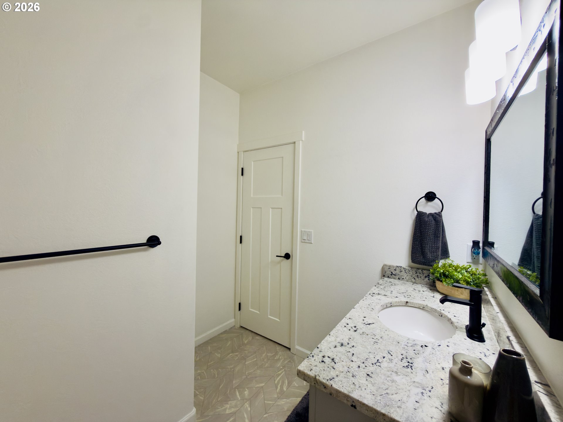 7205 Edge Cliff Dr Property Photo 21