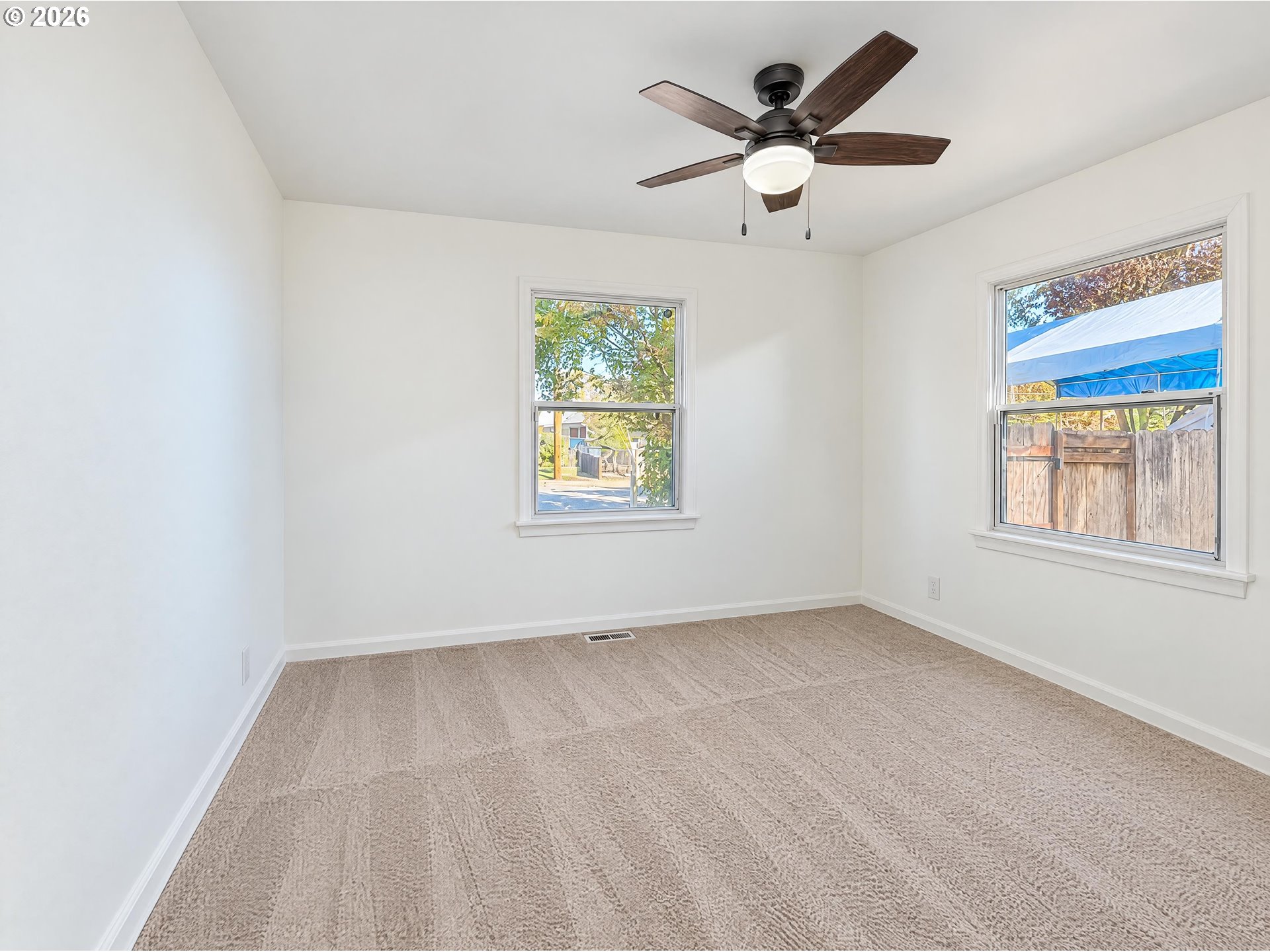1341 N Clark St Property Photo 3