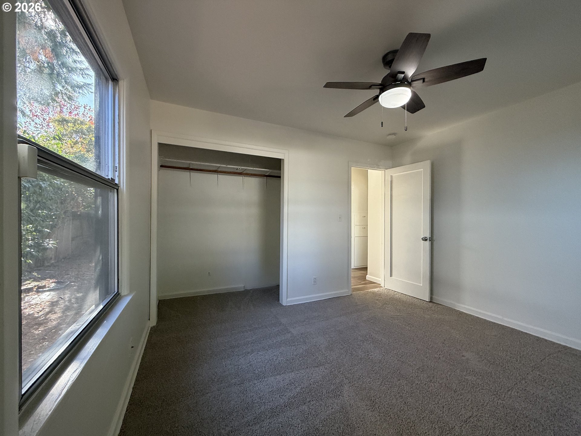 1341 N Clark St Property Photo 4