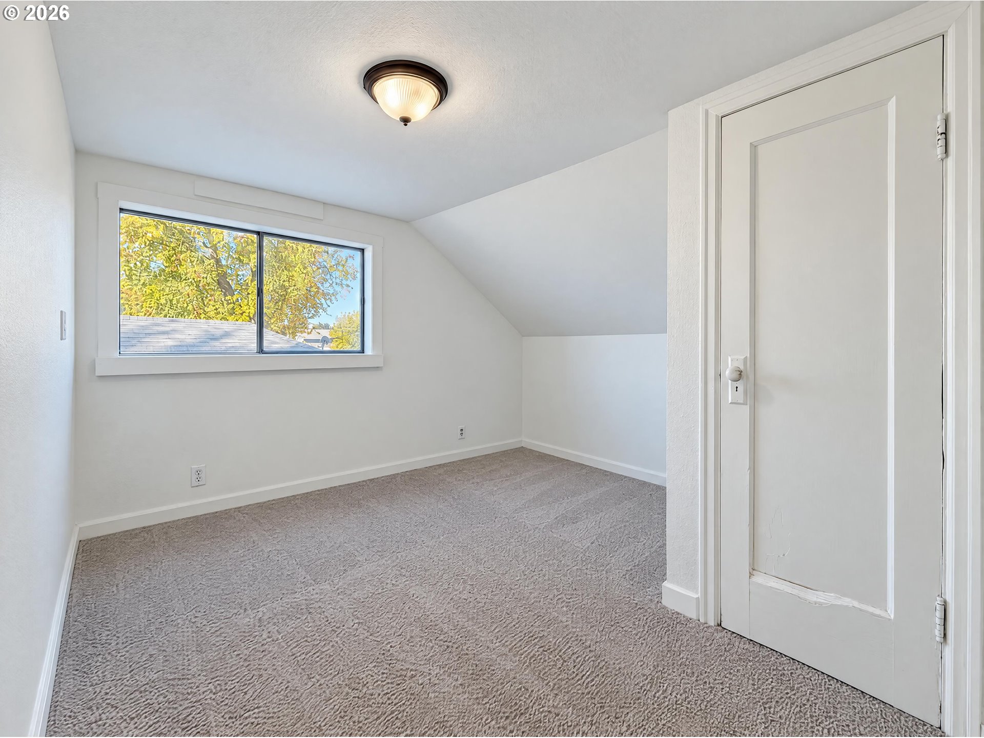 1341 N Clark St Property Photo 5