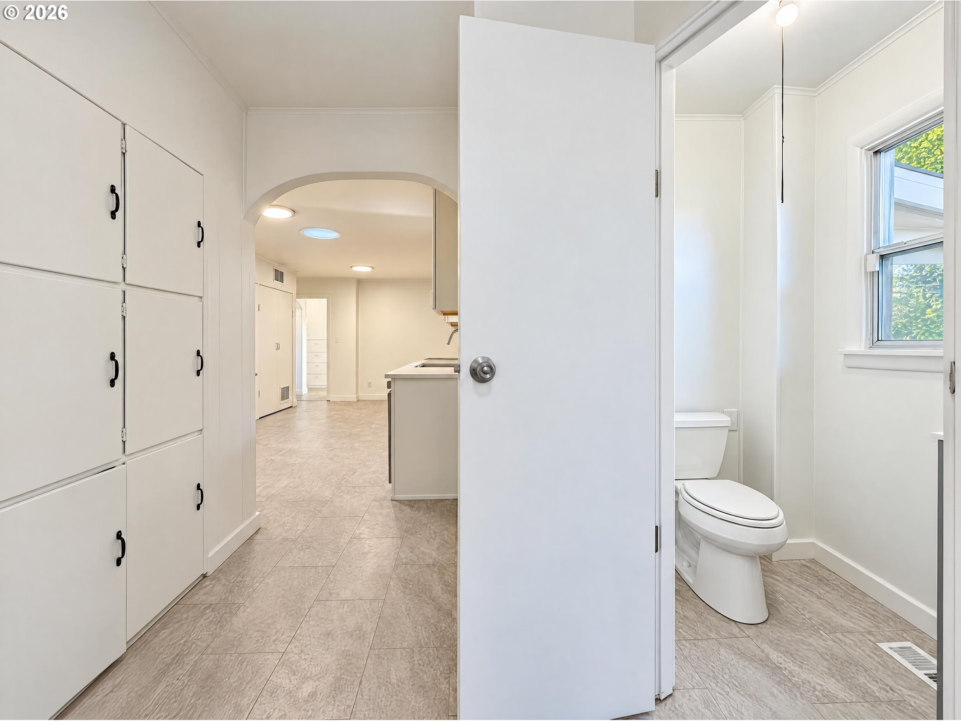 1341 N Clark St Property Photo 10