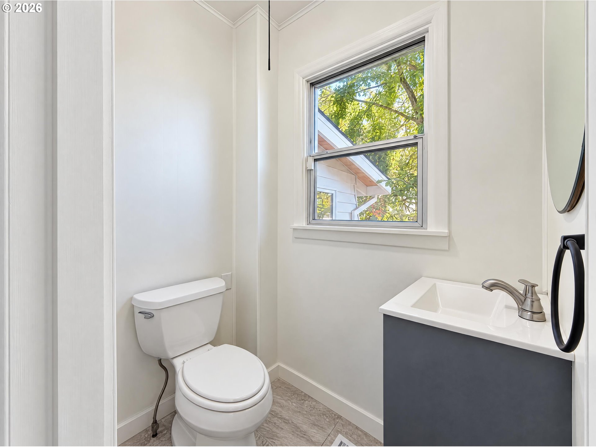 1341 N Clark St Property Photo 11
