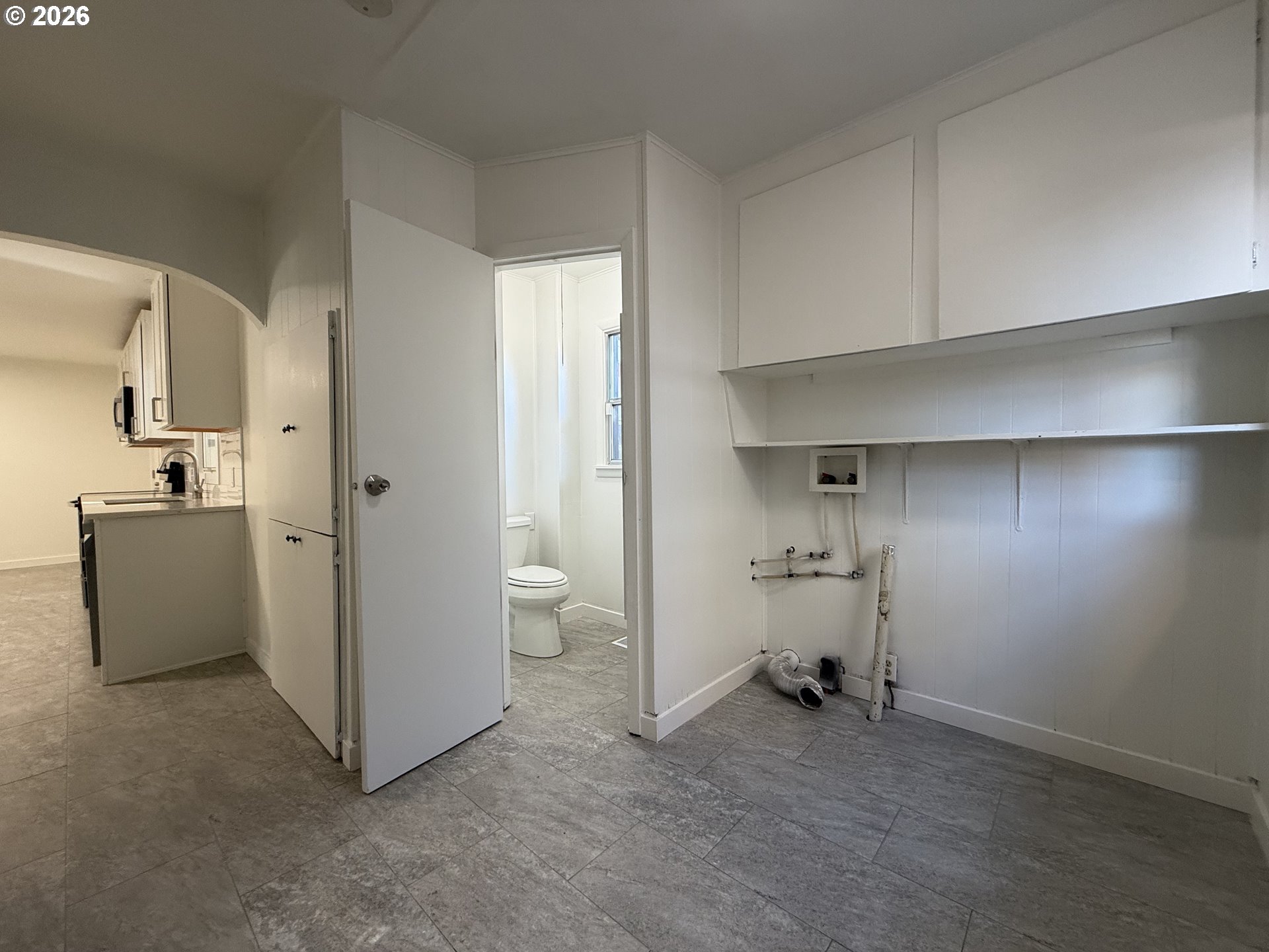 1341 N Clark St Property Photo 12