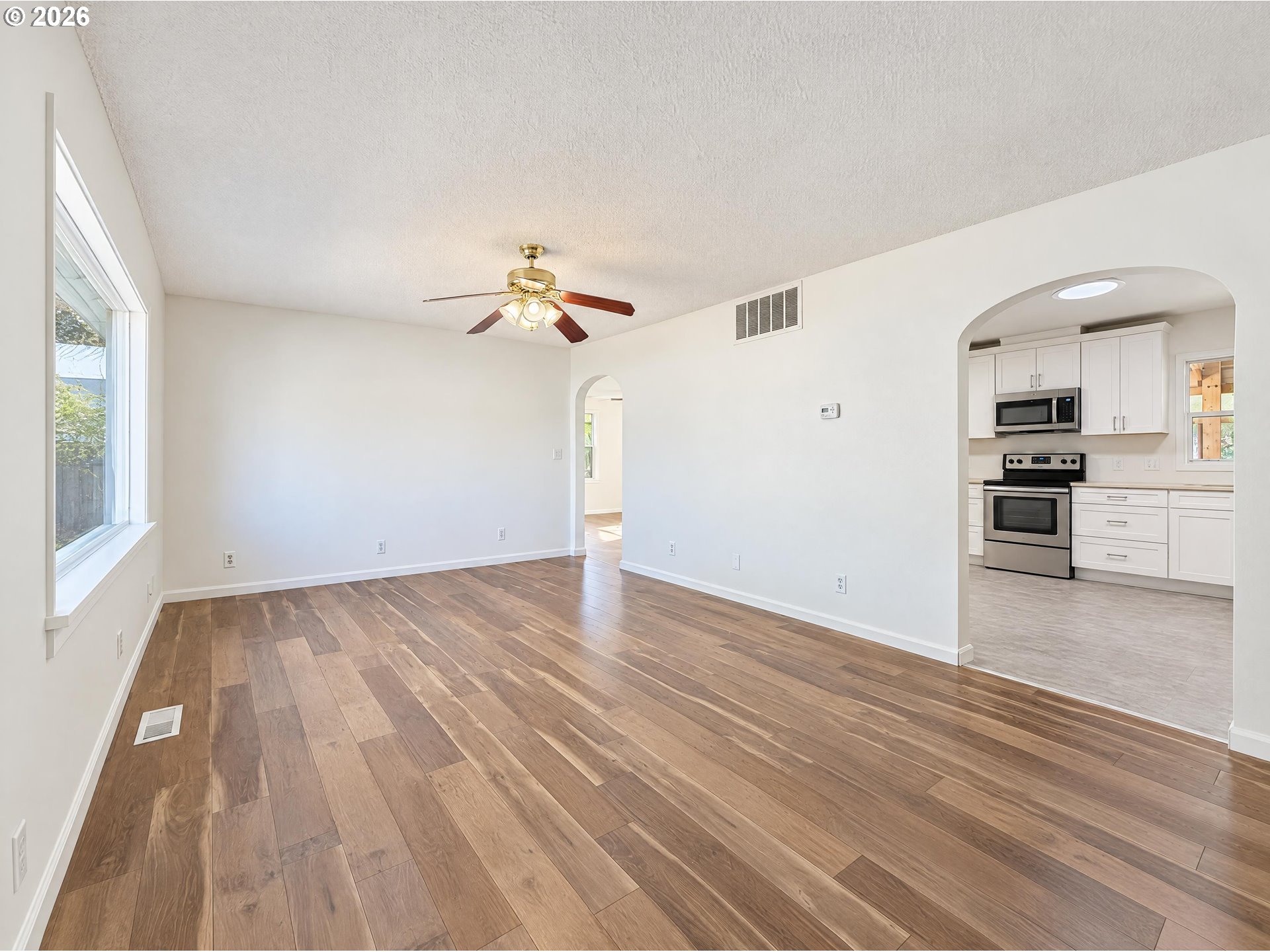 1341 N Clark St Property Photo 13