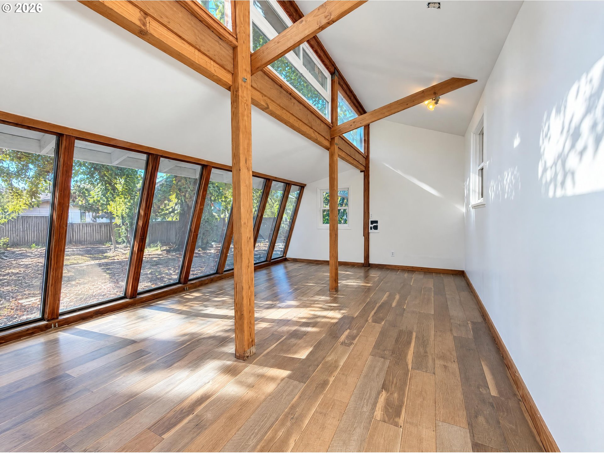 1341 N Clark St Property Photo 18