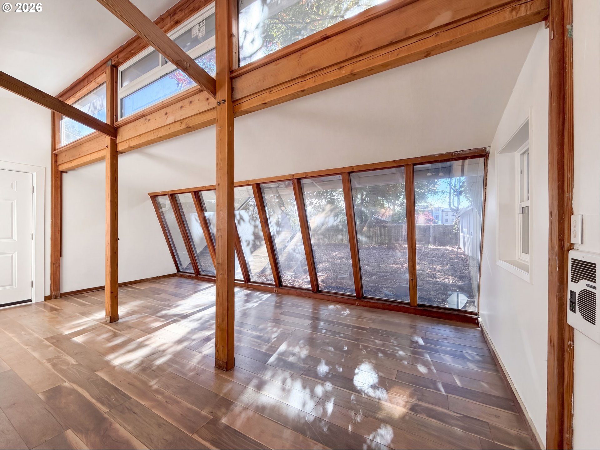 1341 N Clark St Property Photo 19