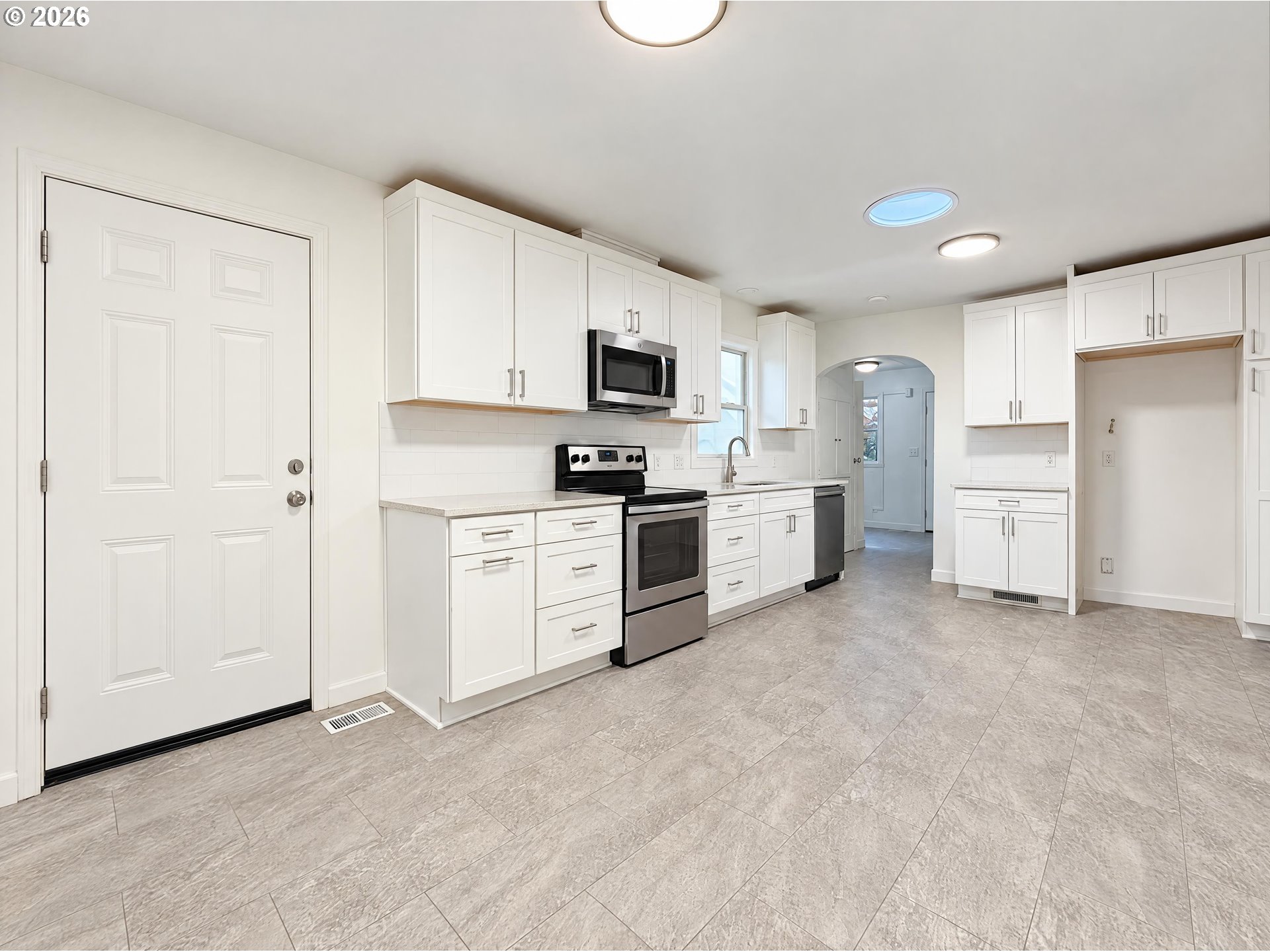 1341 N Clark St Property Photo 28