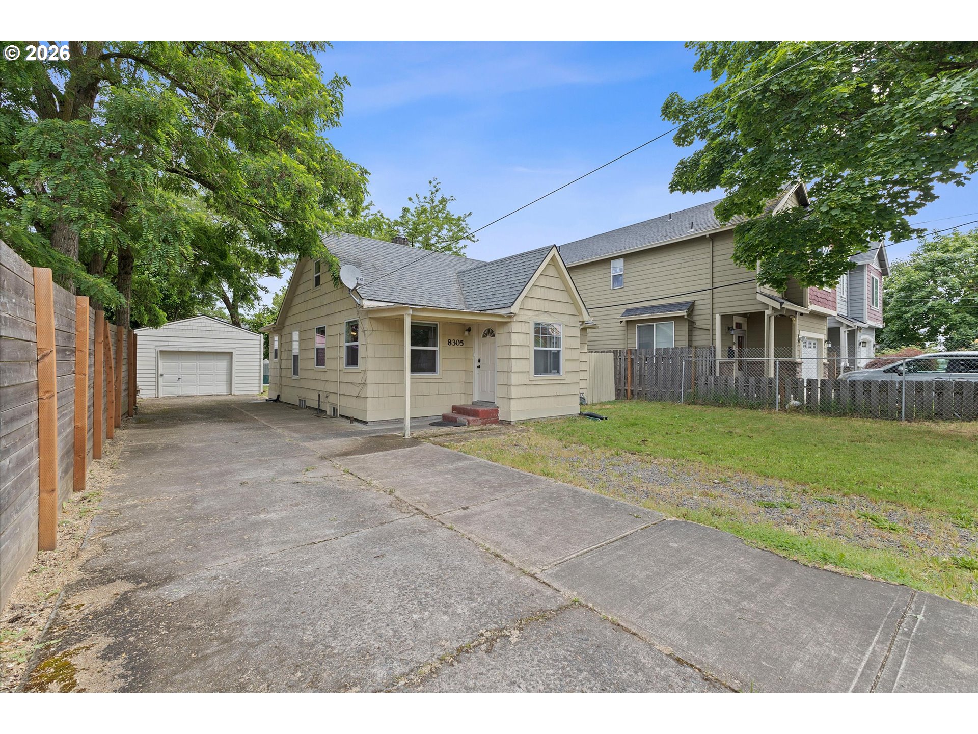 8305 SE RHONE ST Property Photo 1