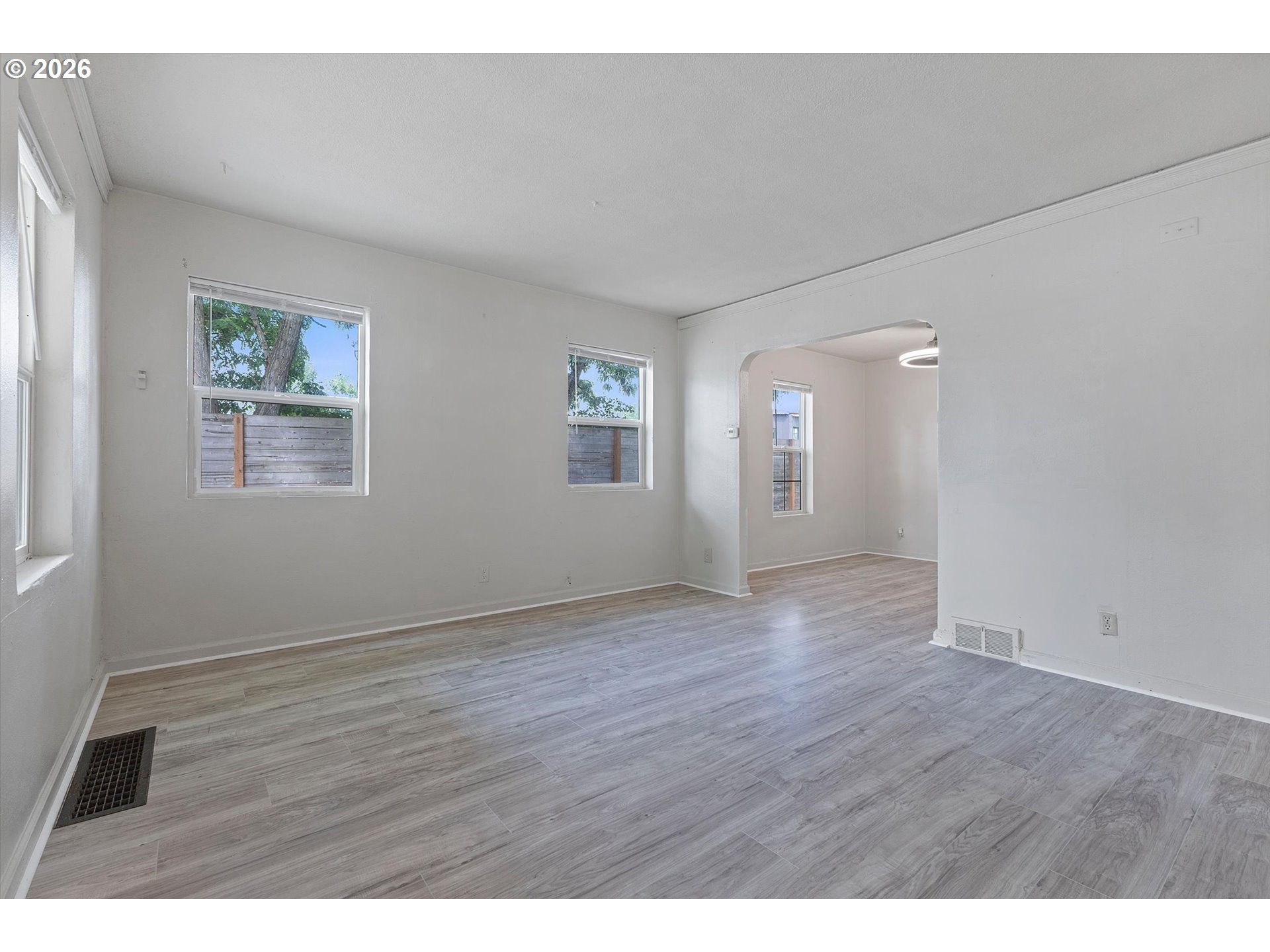 8305 Se Rhone St Property Photo 4