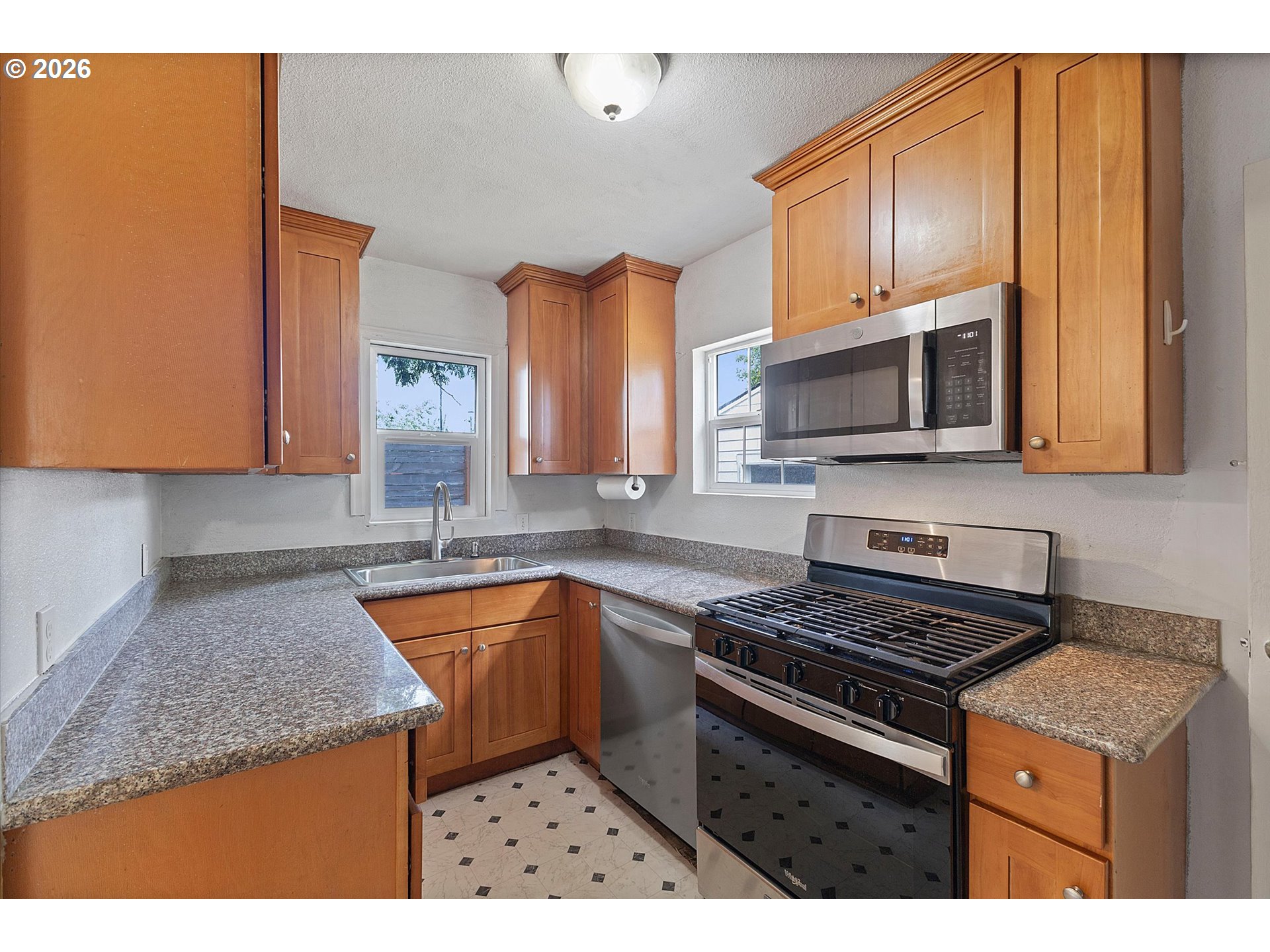 8305 Se Rhone St Property Photo 10
