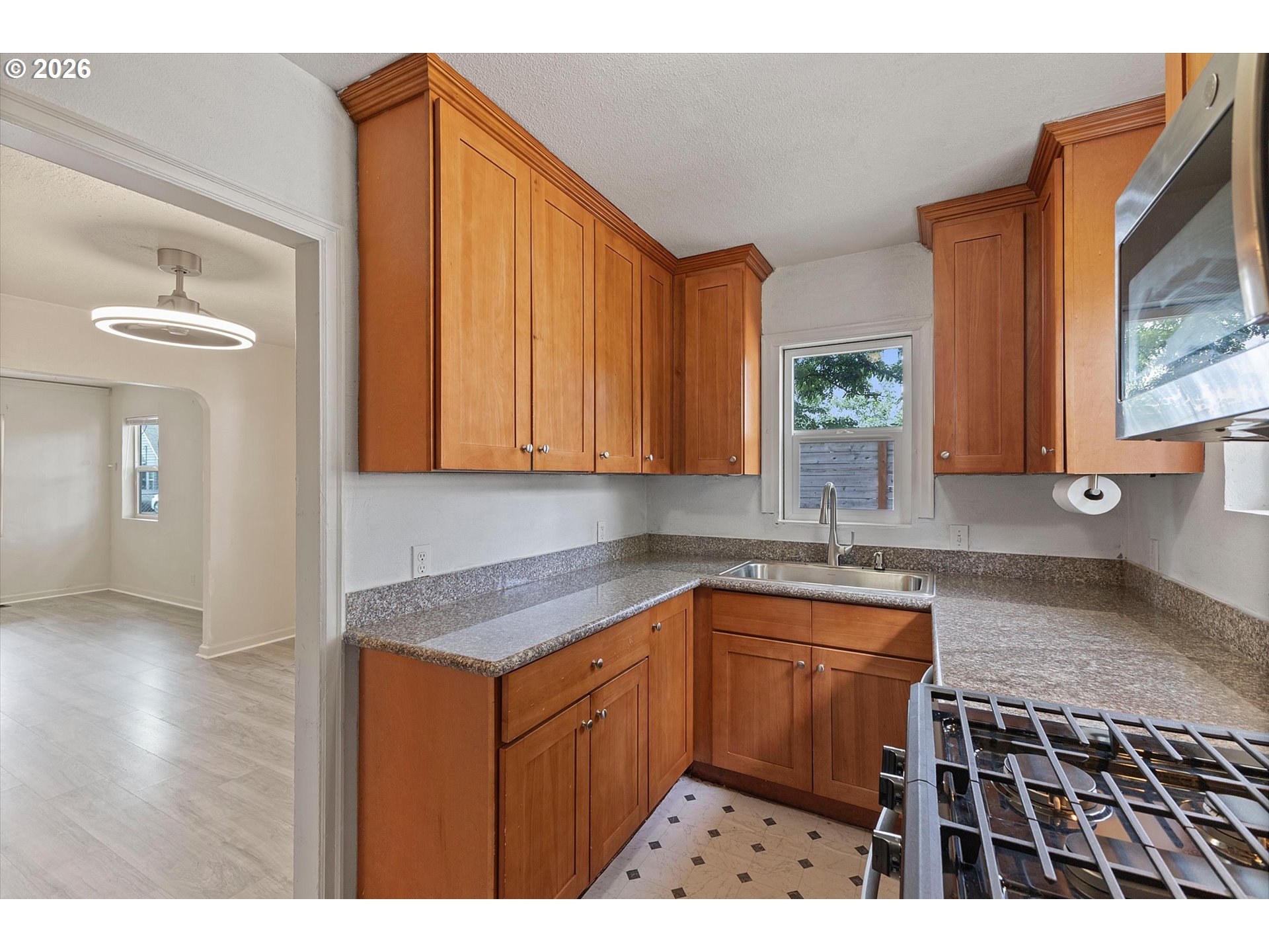 8305 Se Rhone St Property Photo 11