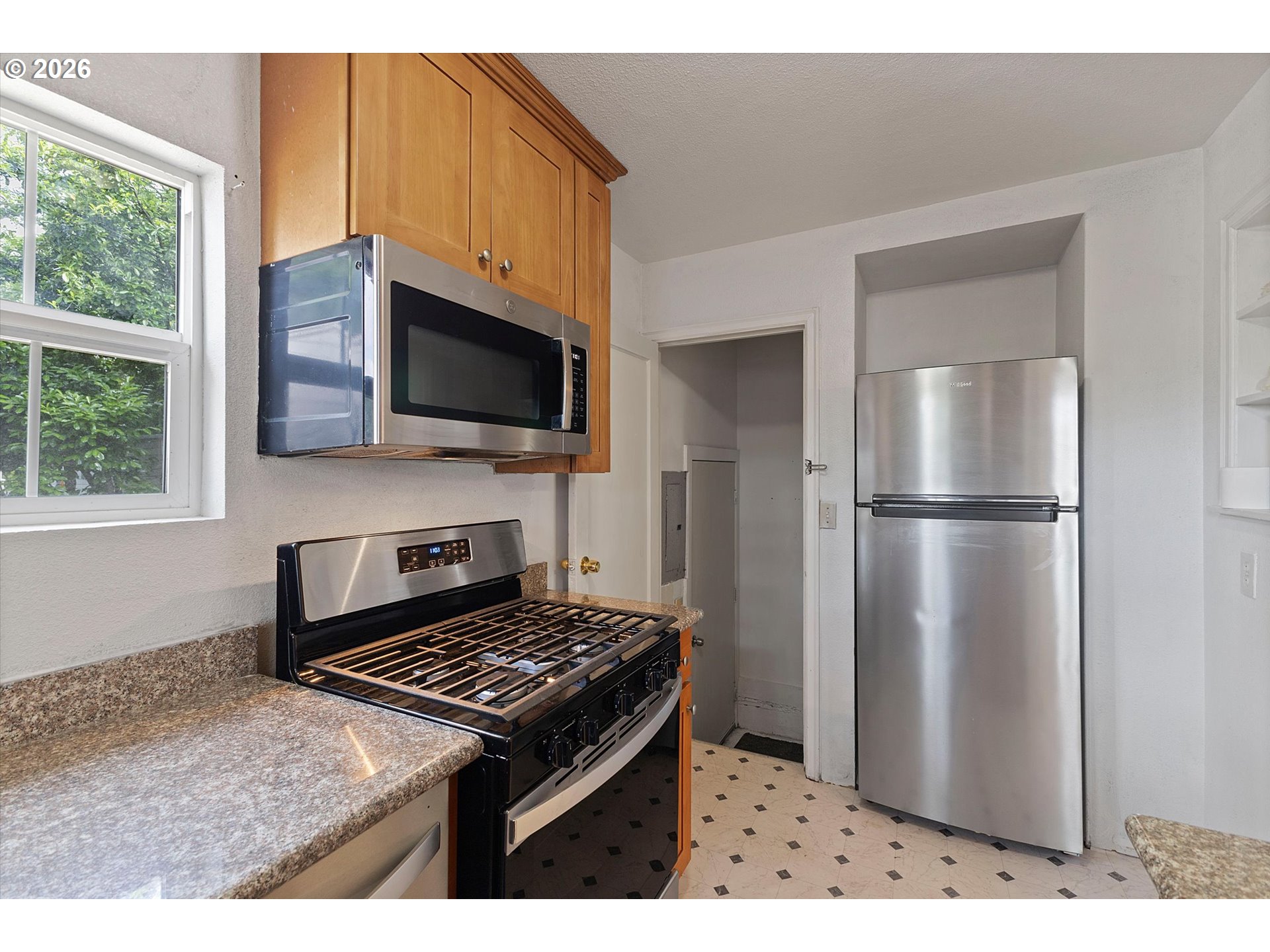 8305 Se Rhone St Property Photo 12